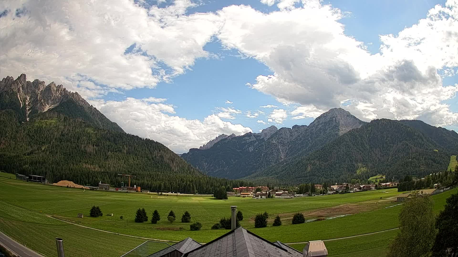 Webcam Toblach Dolomites – View from Hotel Rosengarten