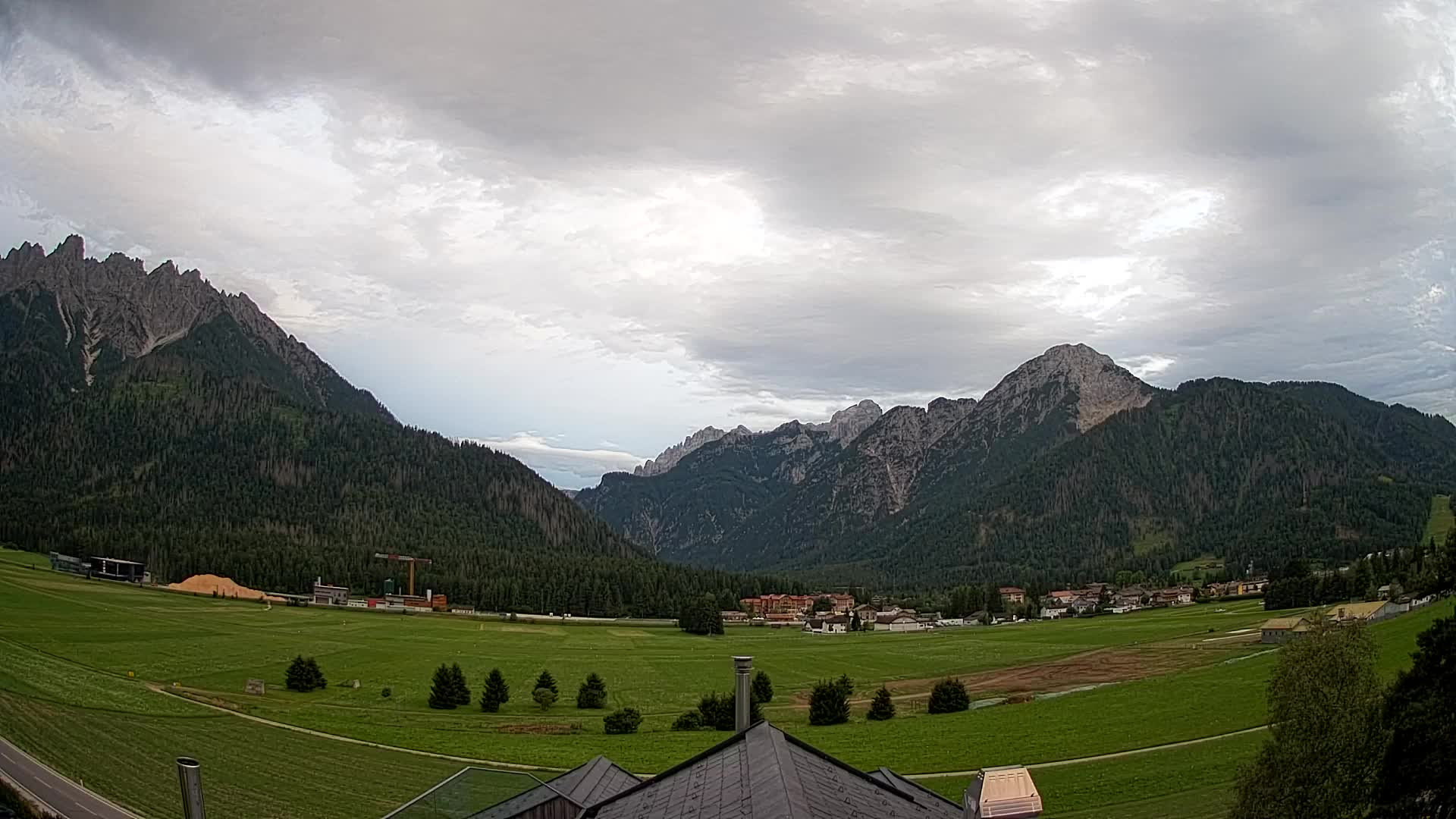 Web kamera Toblach Dolomiti – Pogled s Hotela Rosengarten