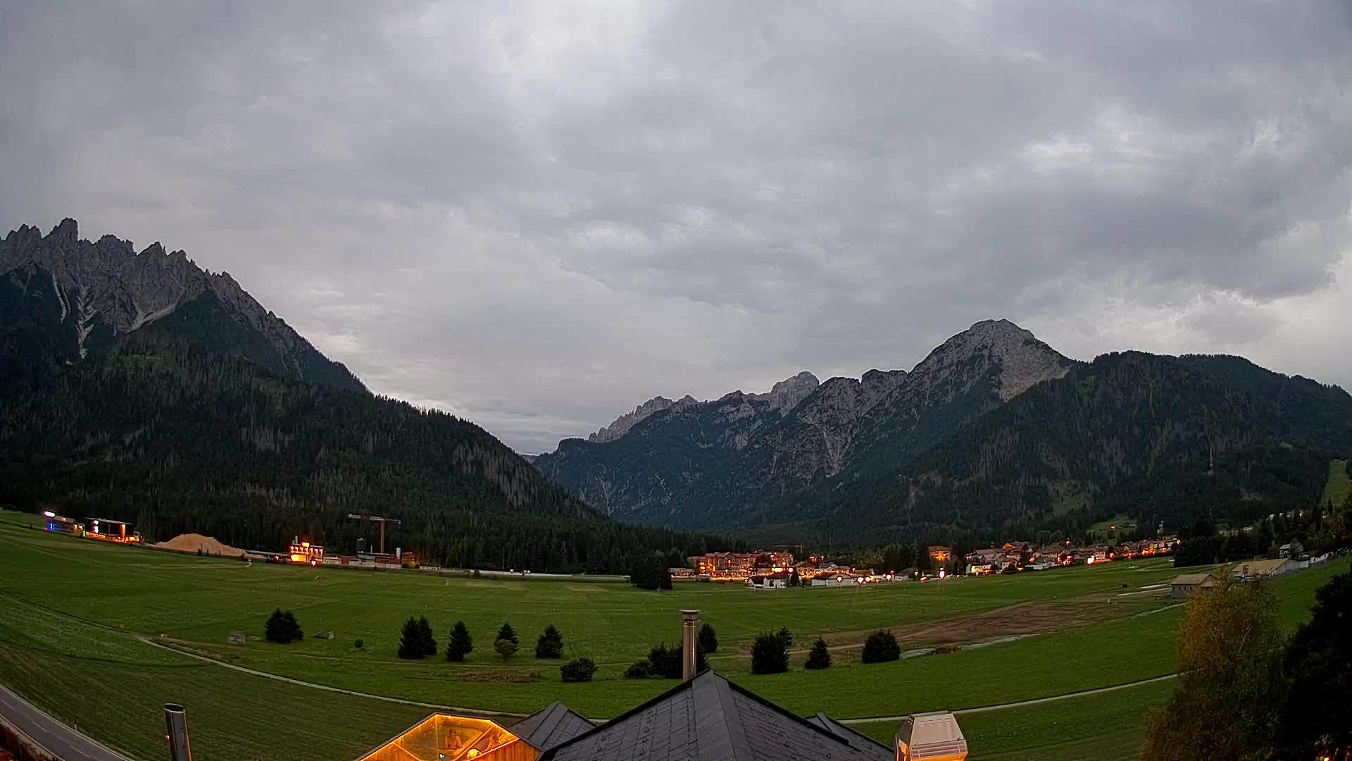 Web kamera Toblach Dolomiti – Pogled s Hotela Rosengarten