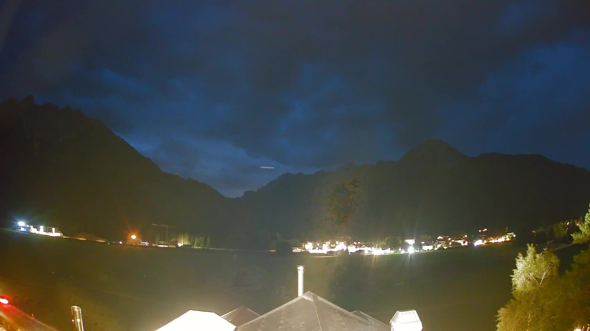 Spletna kamera Toblach Dolomiti – Pogled iz hotela Rosengarten