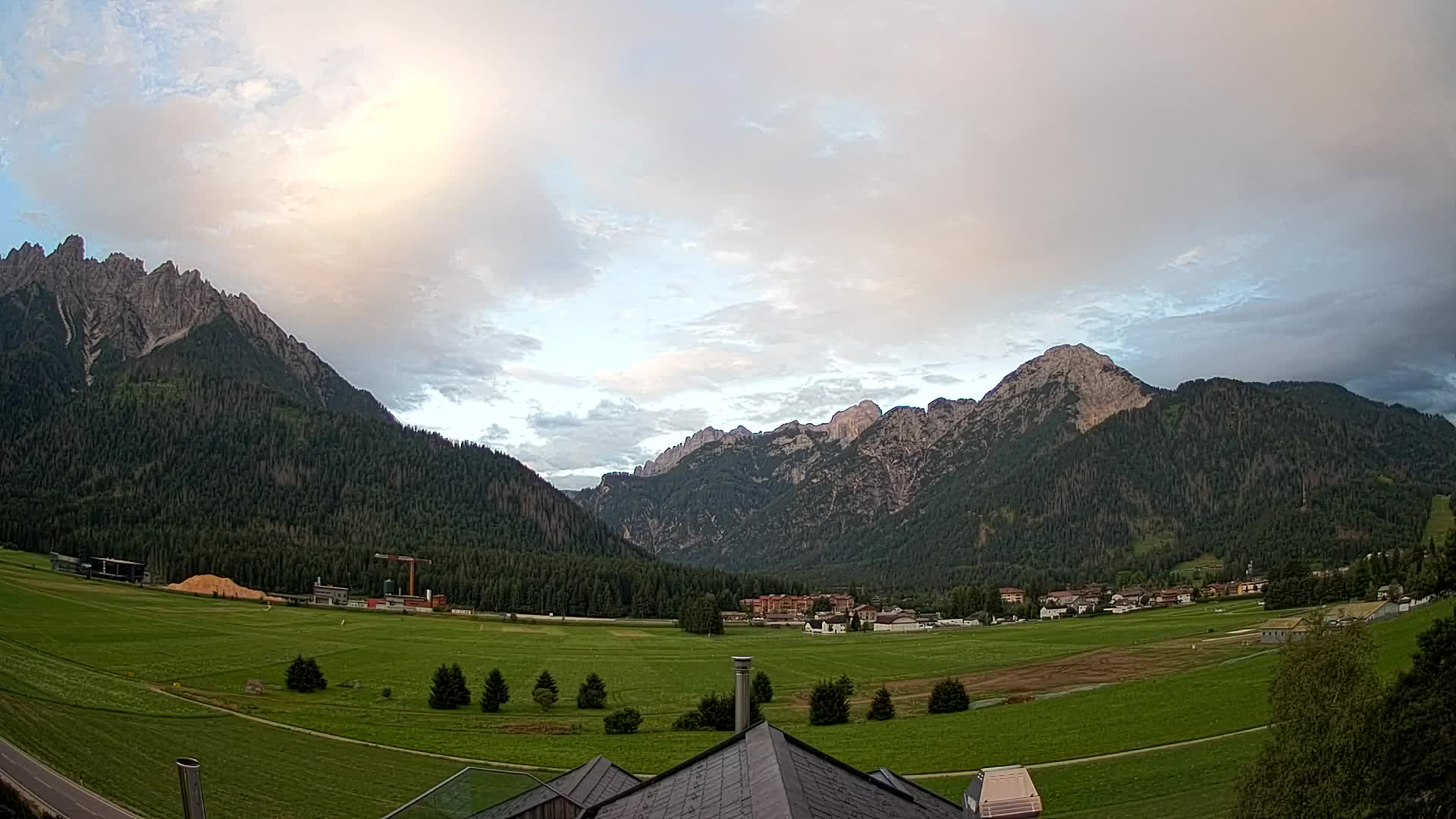 Spletna kamera Toblach Dolomiti – Pogled iz hotela Rosengarten
