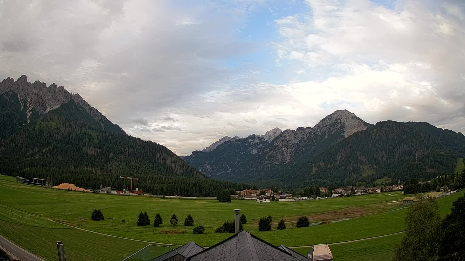 Webcam Toblach Dolomites – View from Hotel Rosengarten