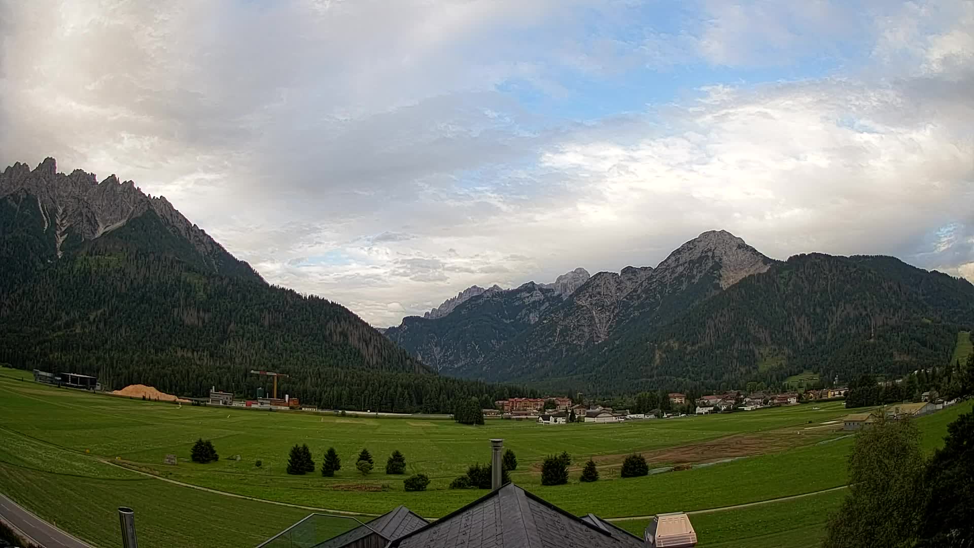 Spletna kamera Toblach Dolomiti – Pogled iz hotela Rosengarten