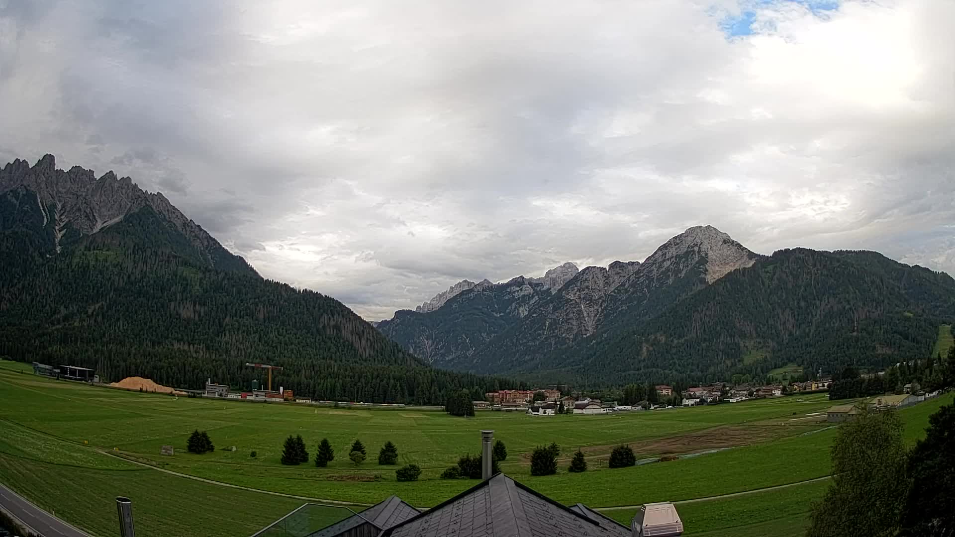 Webcam Toblach Dolomites – View from Hotel Rosengarten