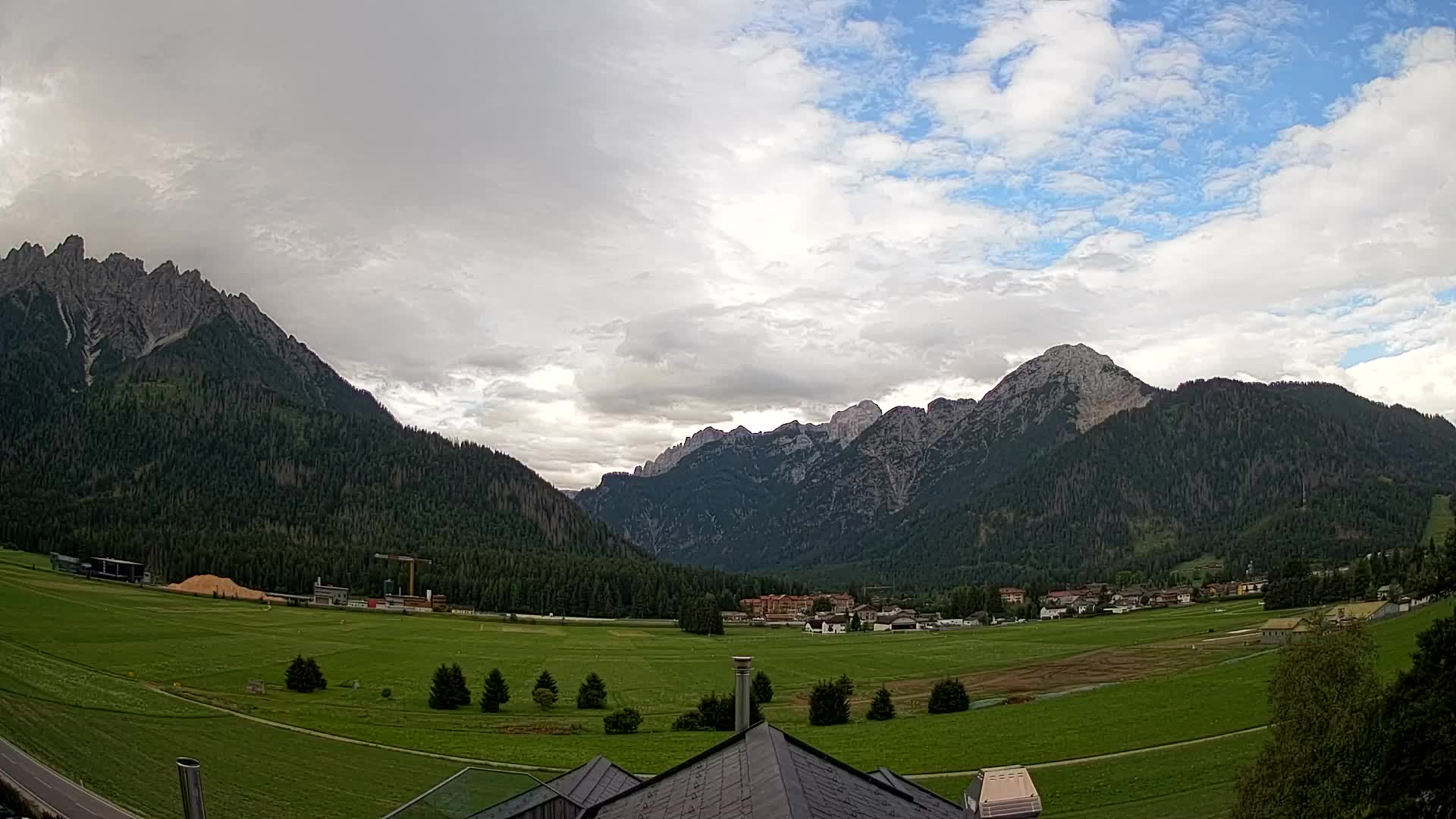 Webcam Toblach Dolomites – View from Hotel Rosengarten