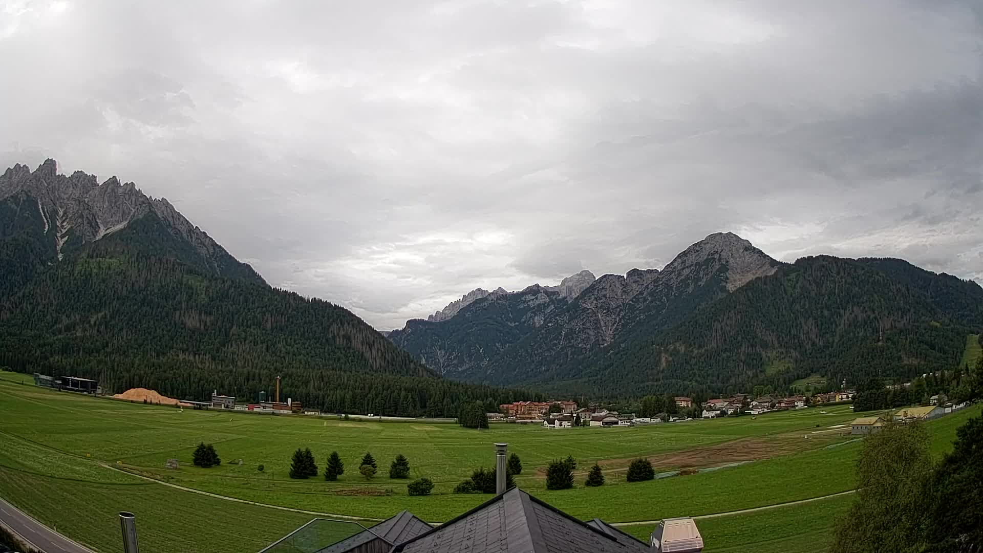 Webcam Toblach Dolomites – View from Hotel Rosengarten