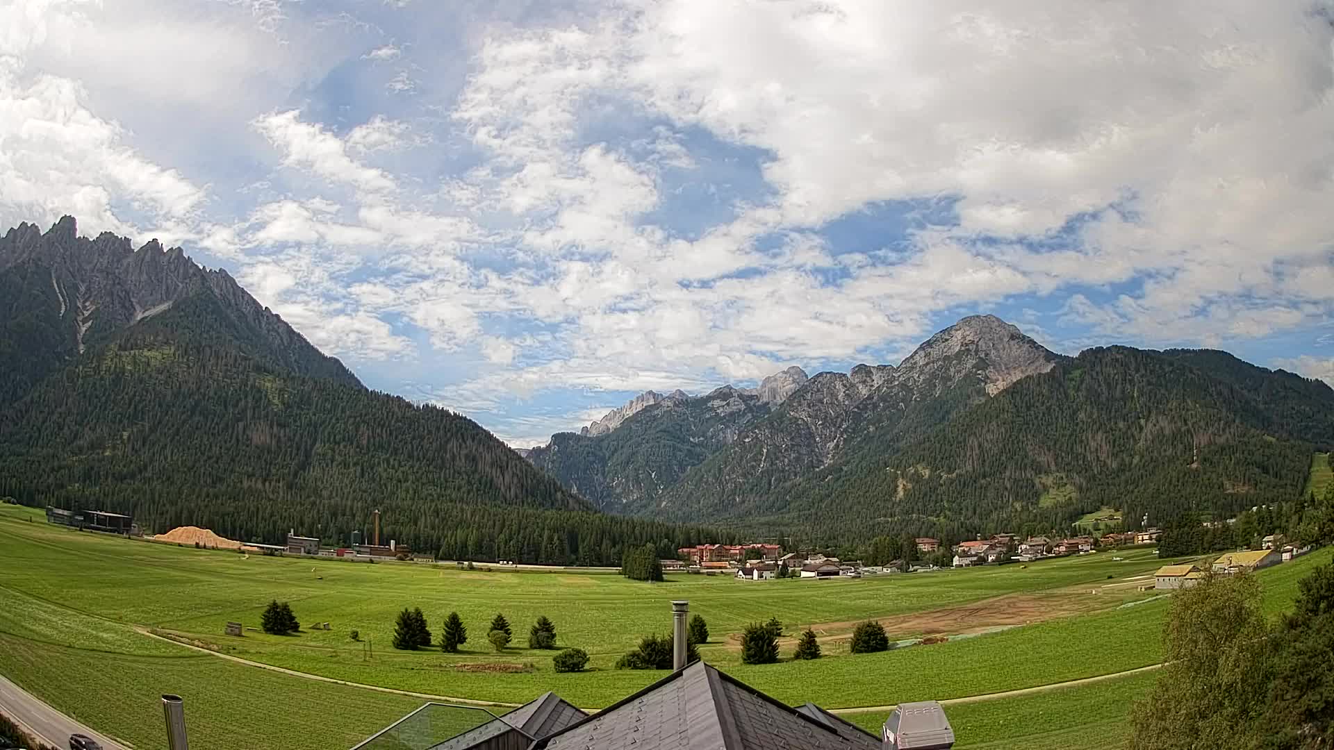 Webcam Toblach Dolomites – View from Hotel Rosengarten