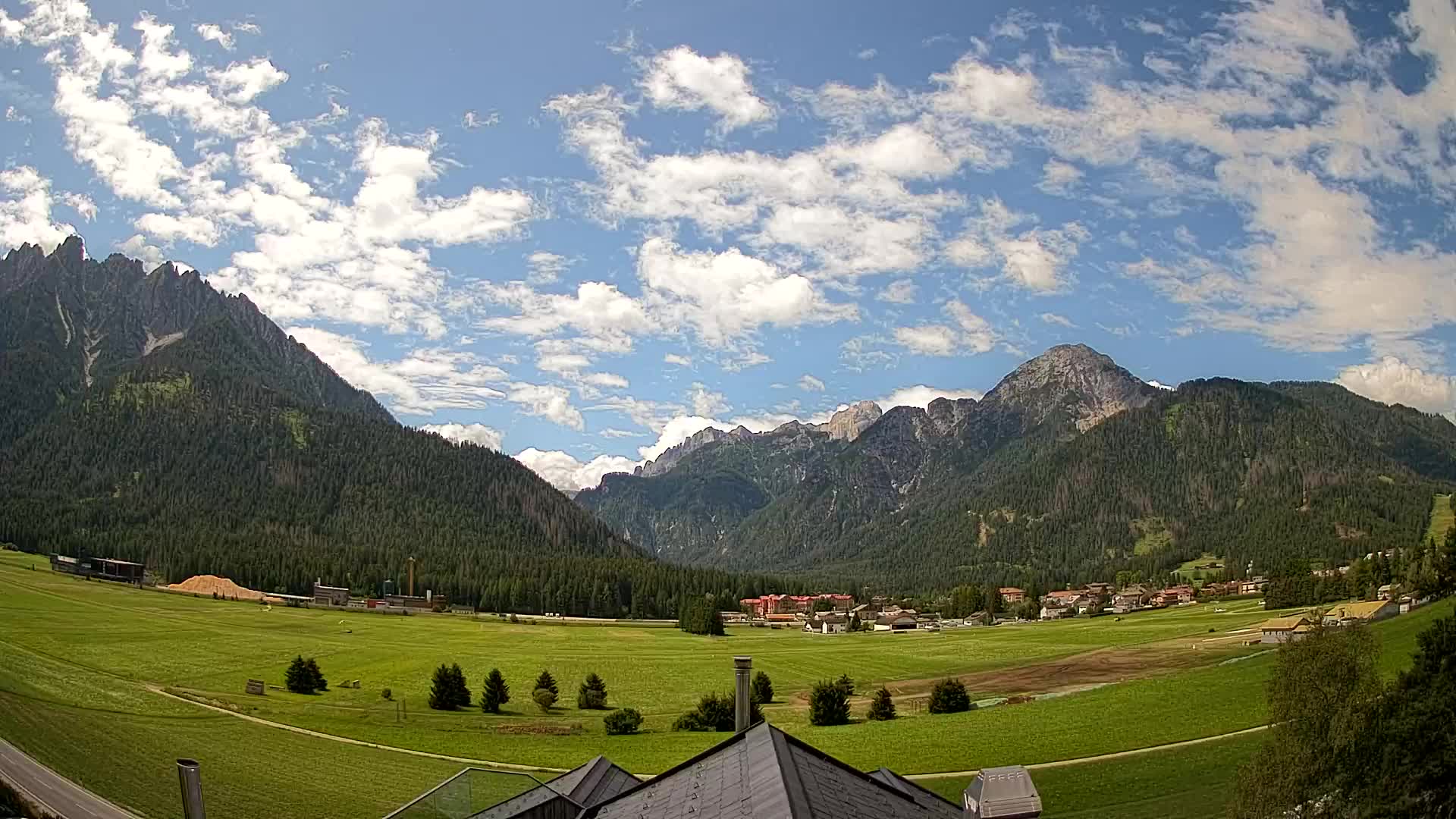 Webcam Toblach Dolomites – View from Hotel Rosengarten