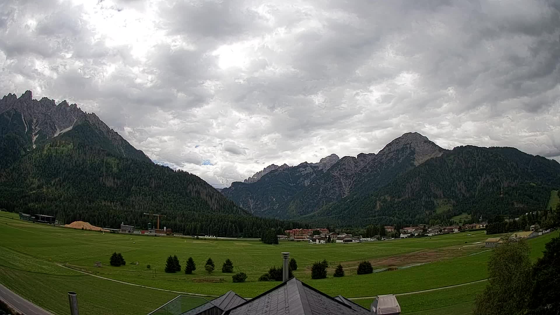 Webcam Toblach Dolomites – View from Hotel Rosengarten