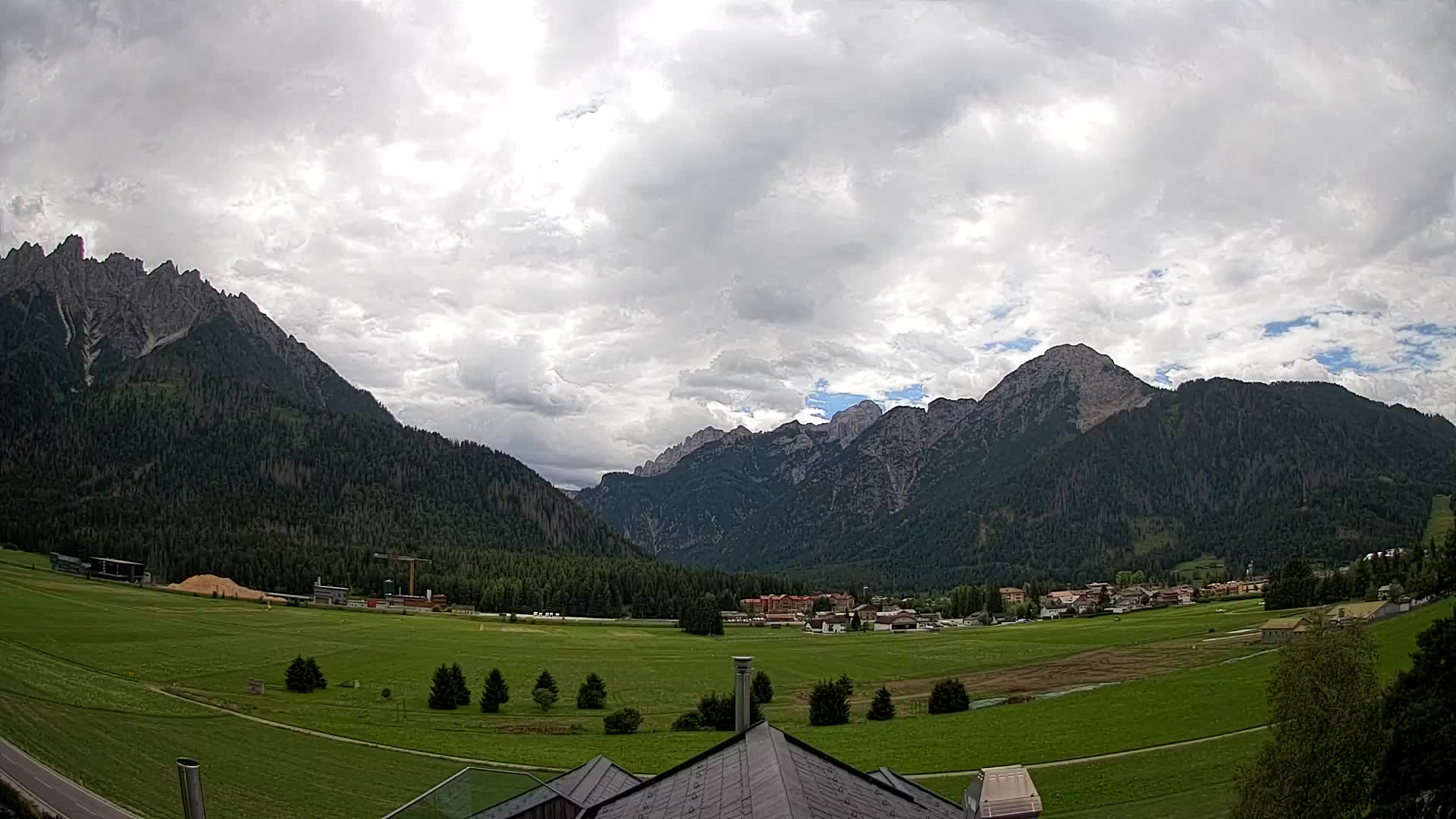 Webcam Toblach Dolomites – View from Hotel Rosengarten