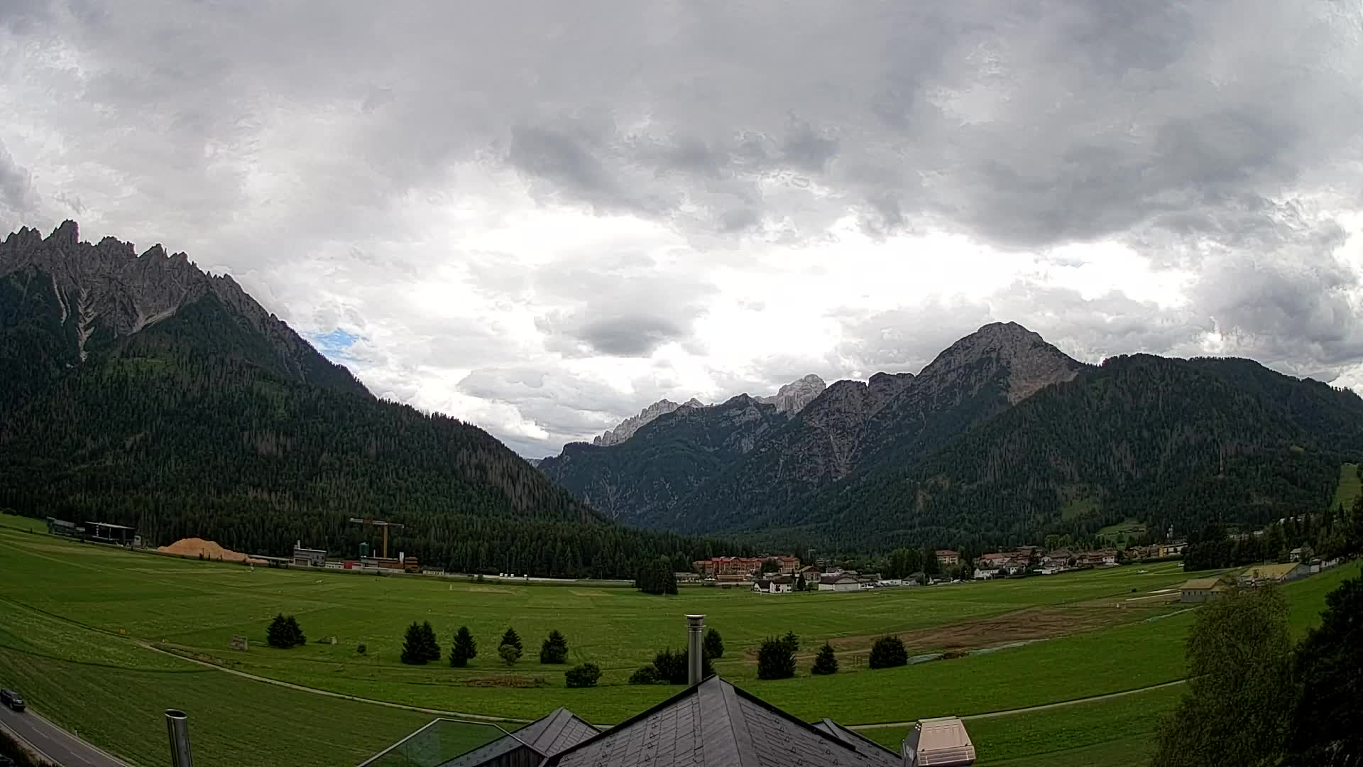 Web kamera Toblach Dolomiti – Pogled s Hotela Rosengarten