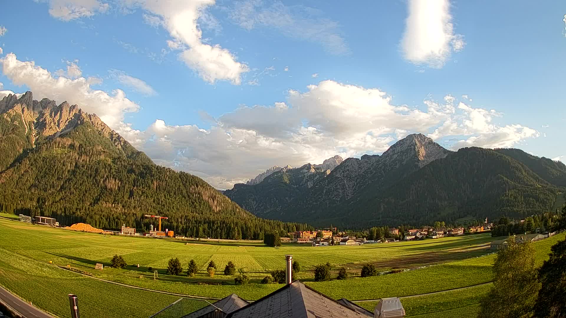 Spletna kamera Toblach Dolomiti – Pogled iz hotela Rosengarten