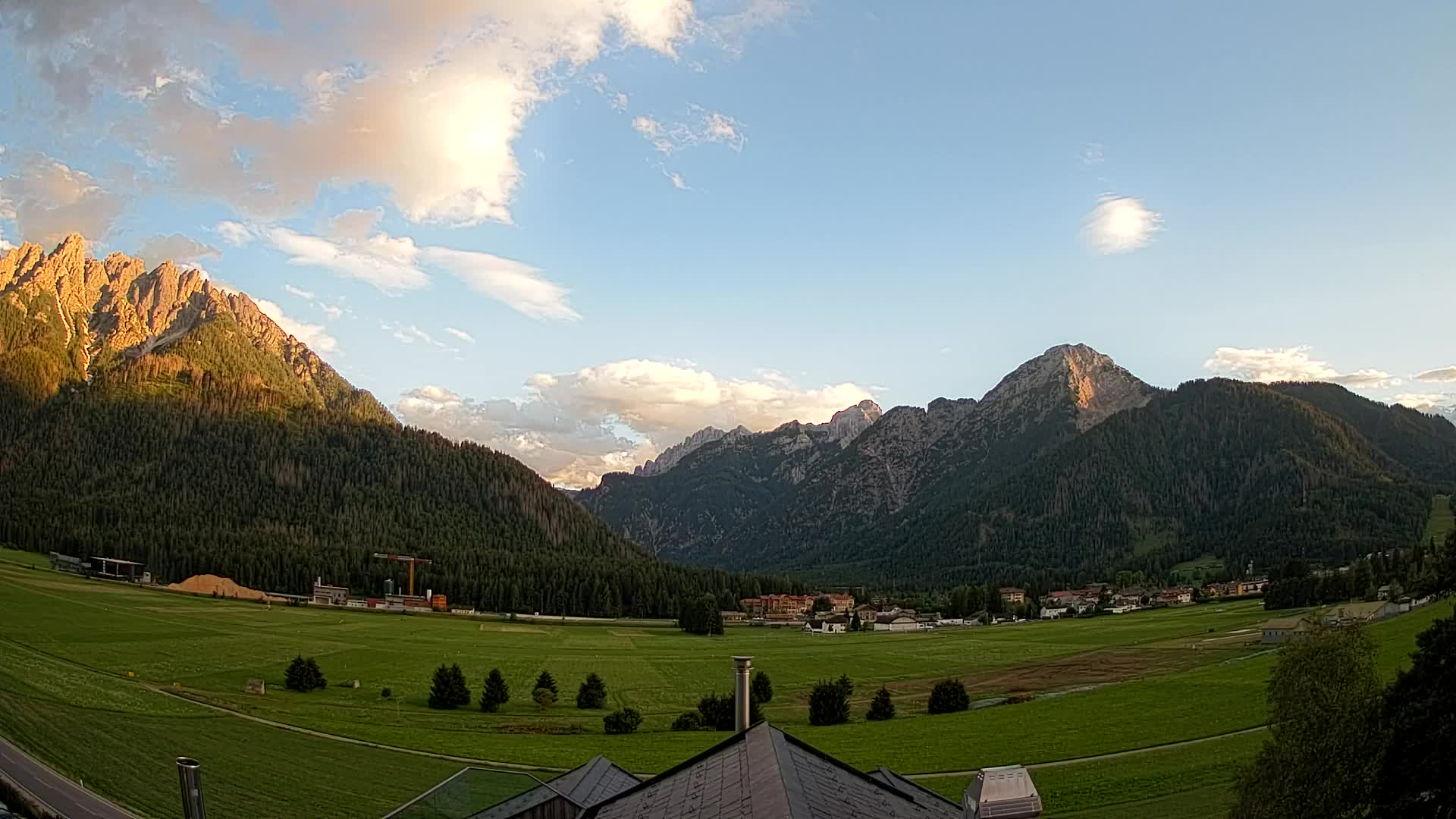Web kamera Toblach Dolomiti – Pogled s Hotela Rosengarten