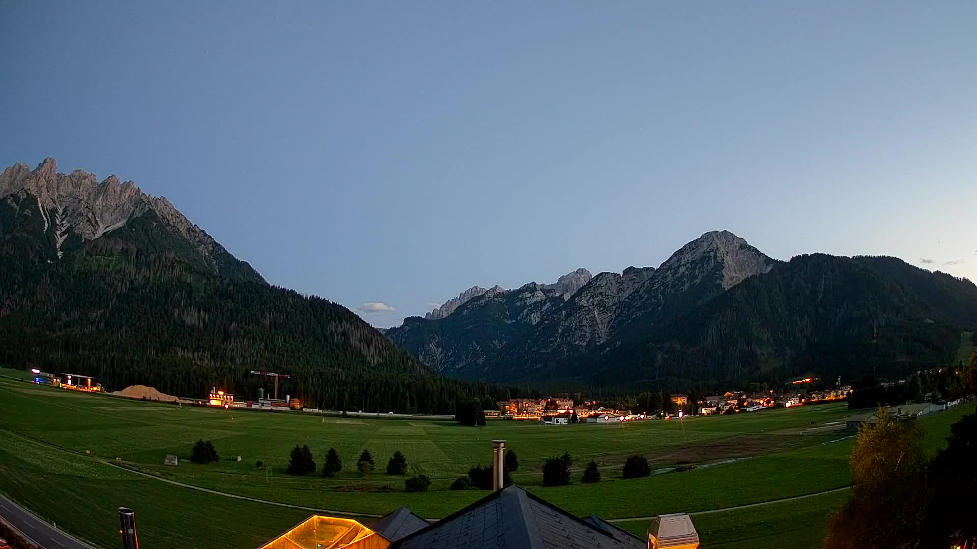 Web kamera Toblach Dolomiti – Pogled s Hotela Rosengarten