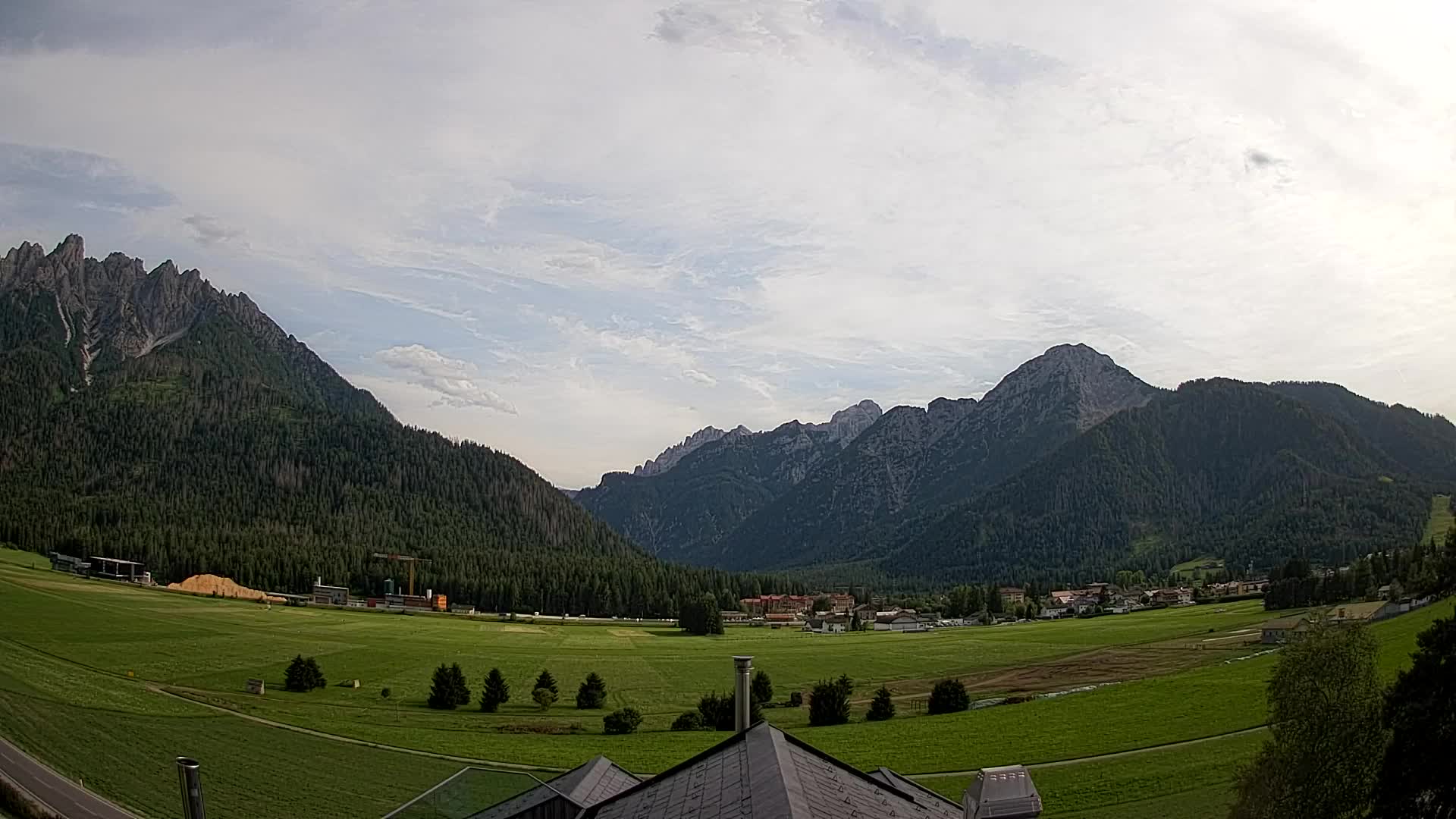 Spletna kamera Toblach Dolomiti – Pogled iz hotela Rosengarten