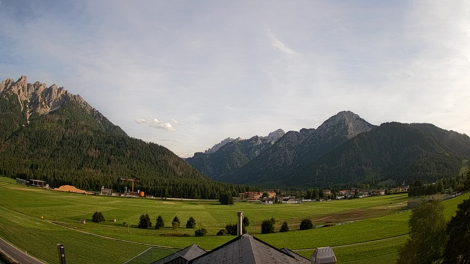 Web kamera Toblach Dolomiti – Pogled s Hotela Rosengarten