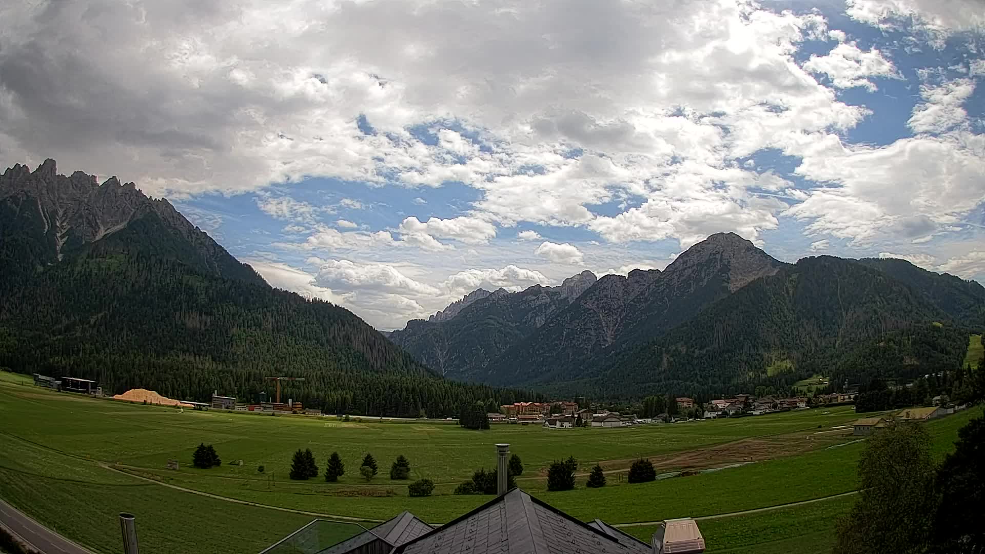 Spletna kamera Toblach Dolomiti – Pogled iz hotela Rosengarten