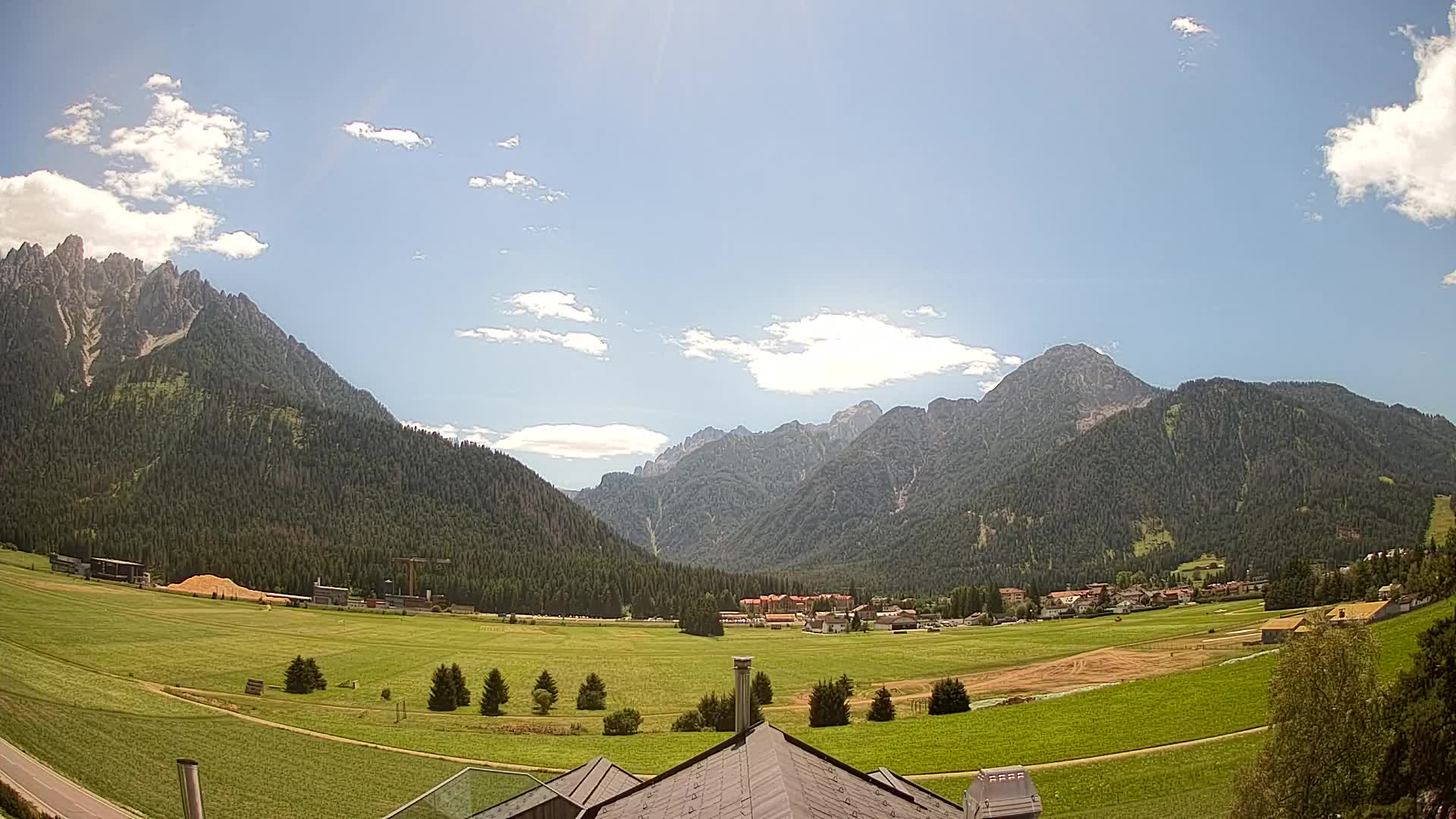 Spletna kamera Toblach Dolomiti – Pogled iz hotela Rosengarten