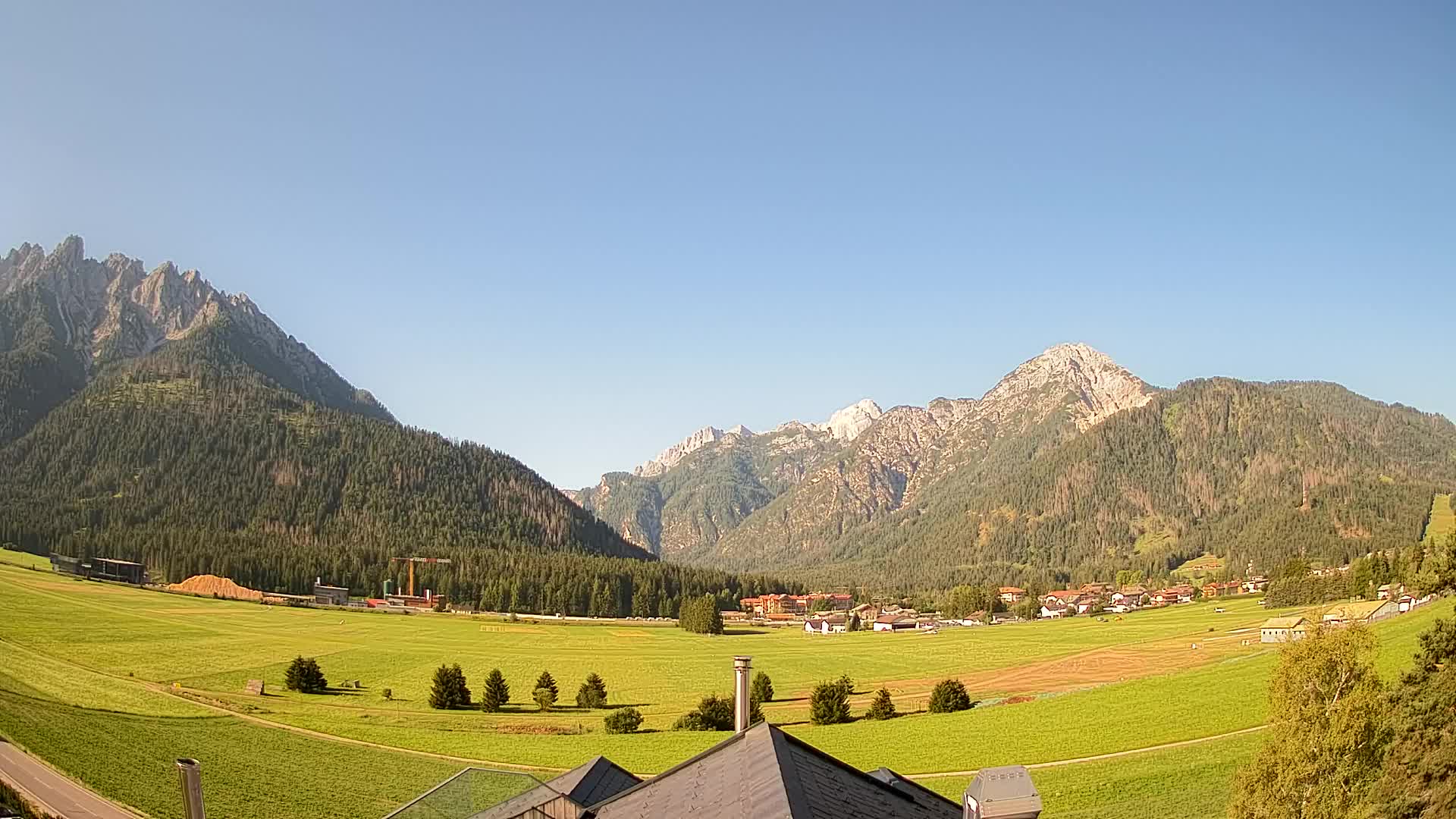 Web kamera Toblach Dolomiti – Pogled s Hotela Rosengarten