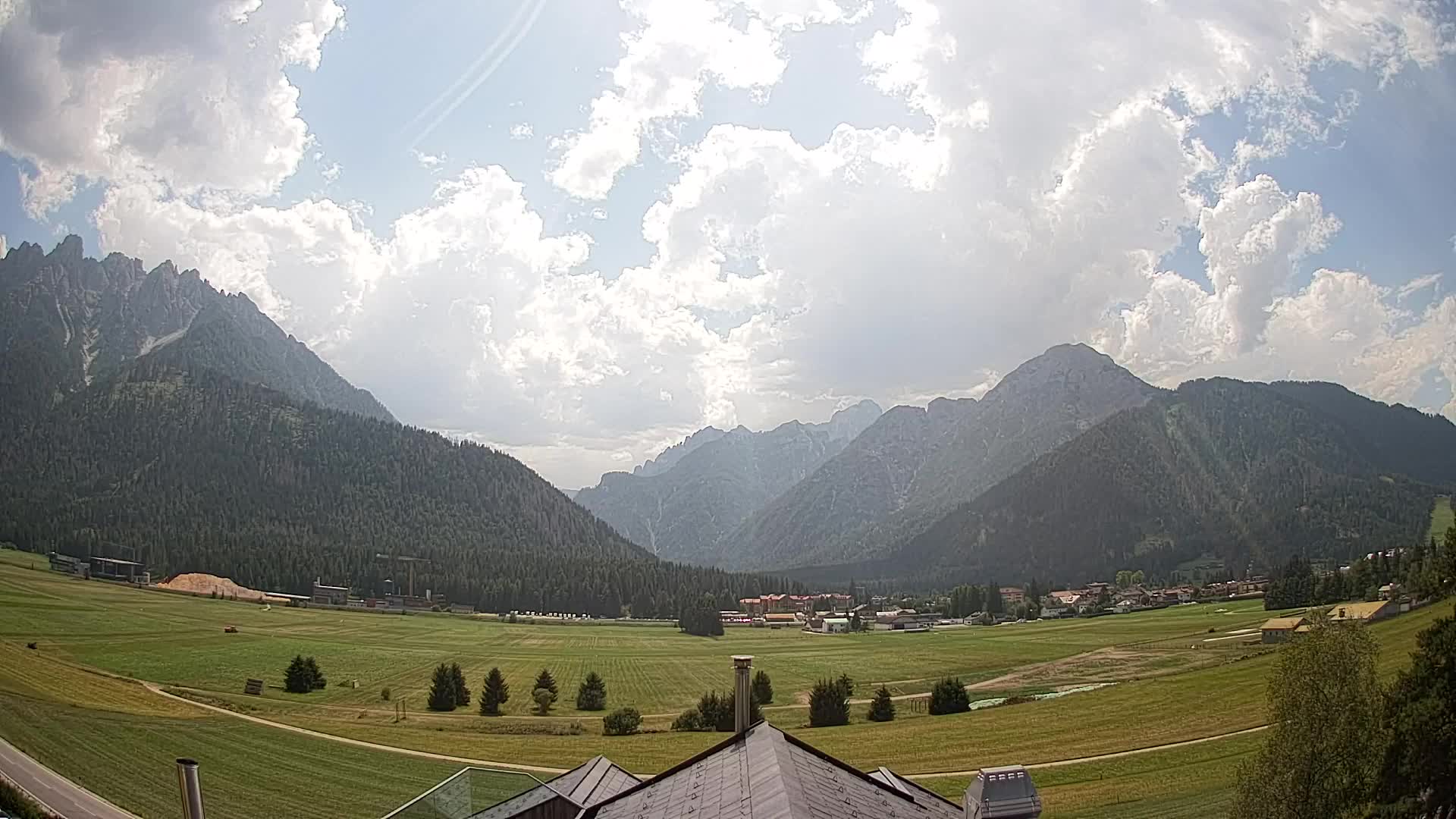 Web kamera Toblach Dolomiti – Pogled s Hotela Rosengarten