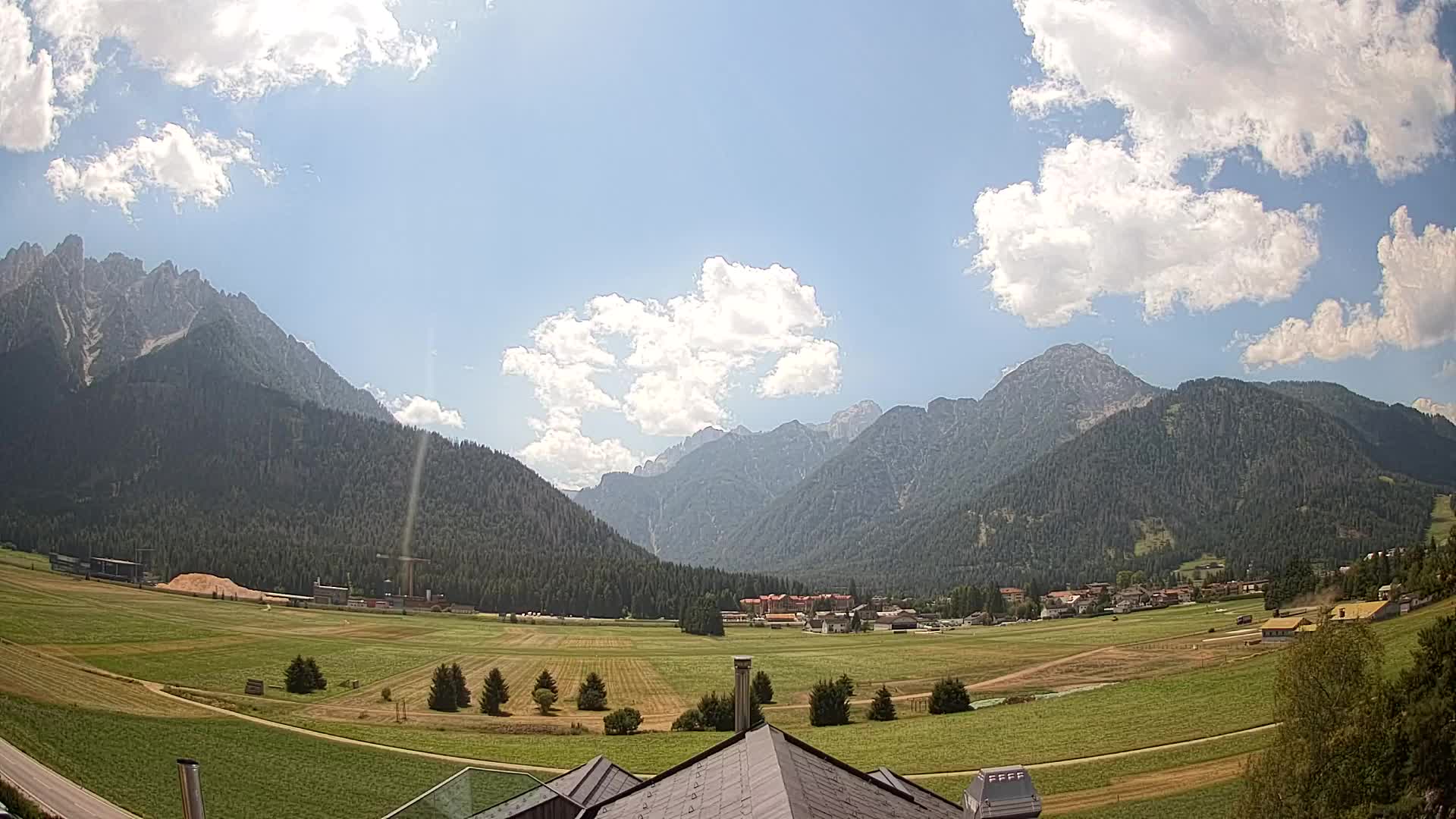 Webcam Toblach Dolomites – View from Hotel Rosengarten