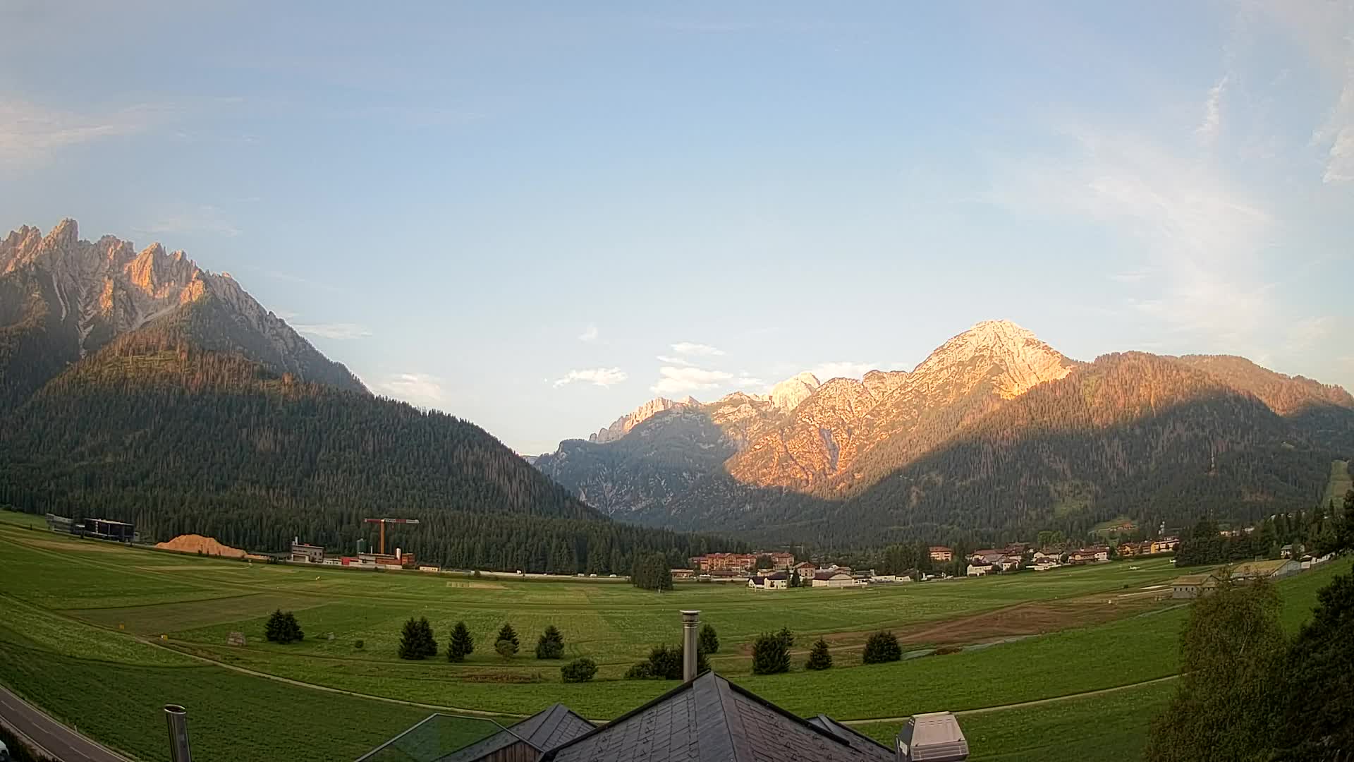 Spletna kamera Toblach Dolomiti – Pogled iz hotela Rosengarten