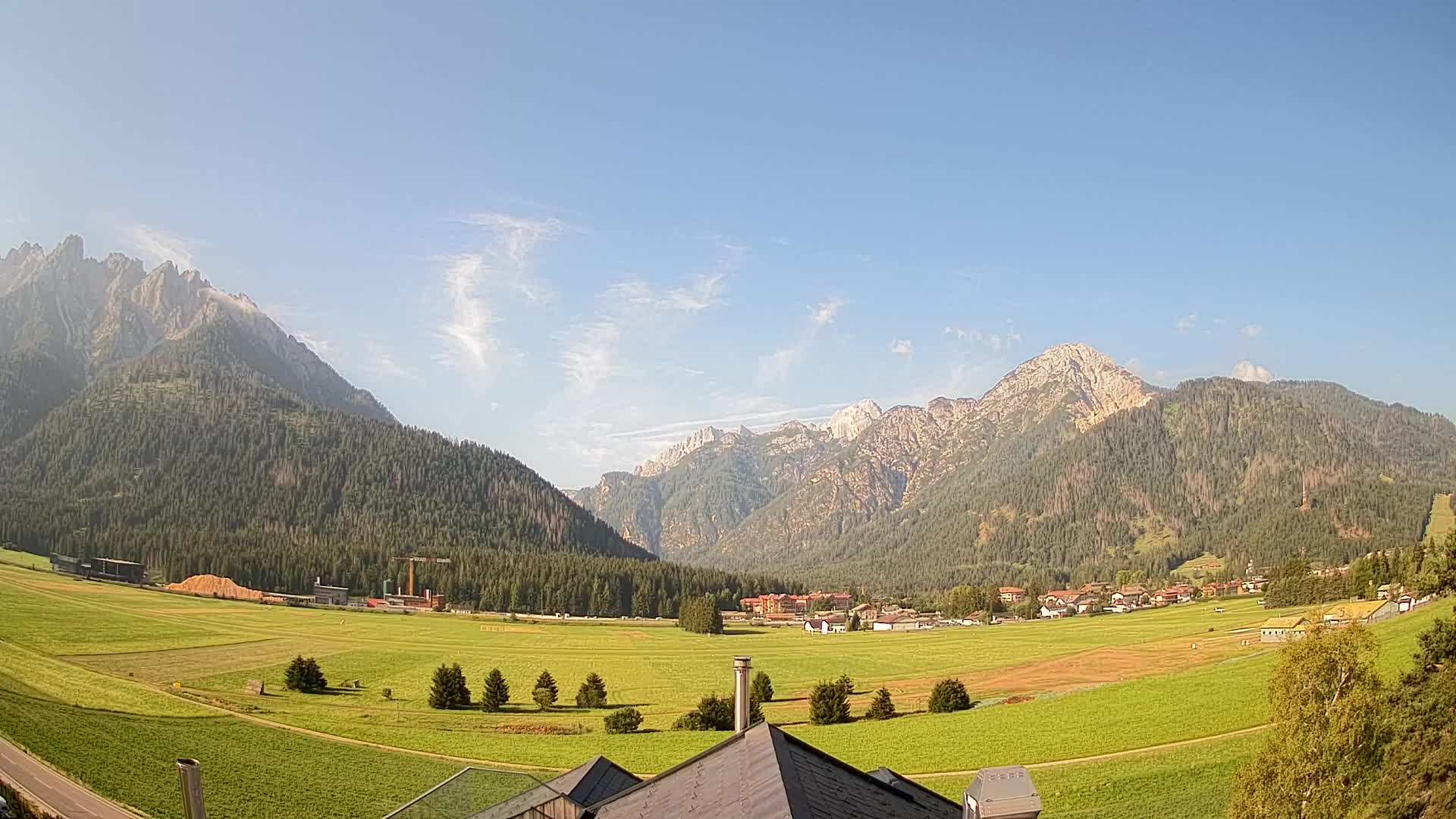 Spletna kamera Toblach Dolomiti – Pogled iz hotela Rosengarten