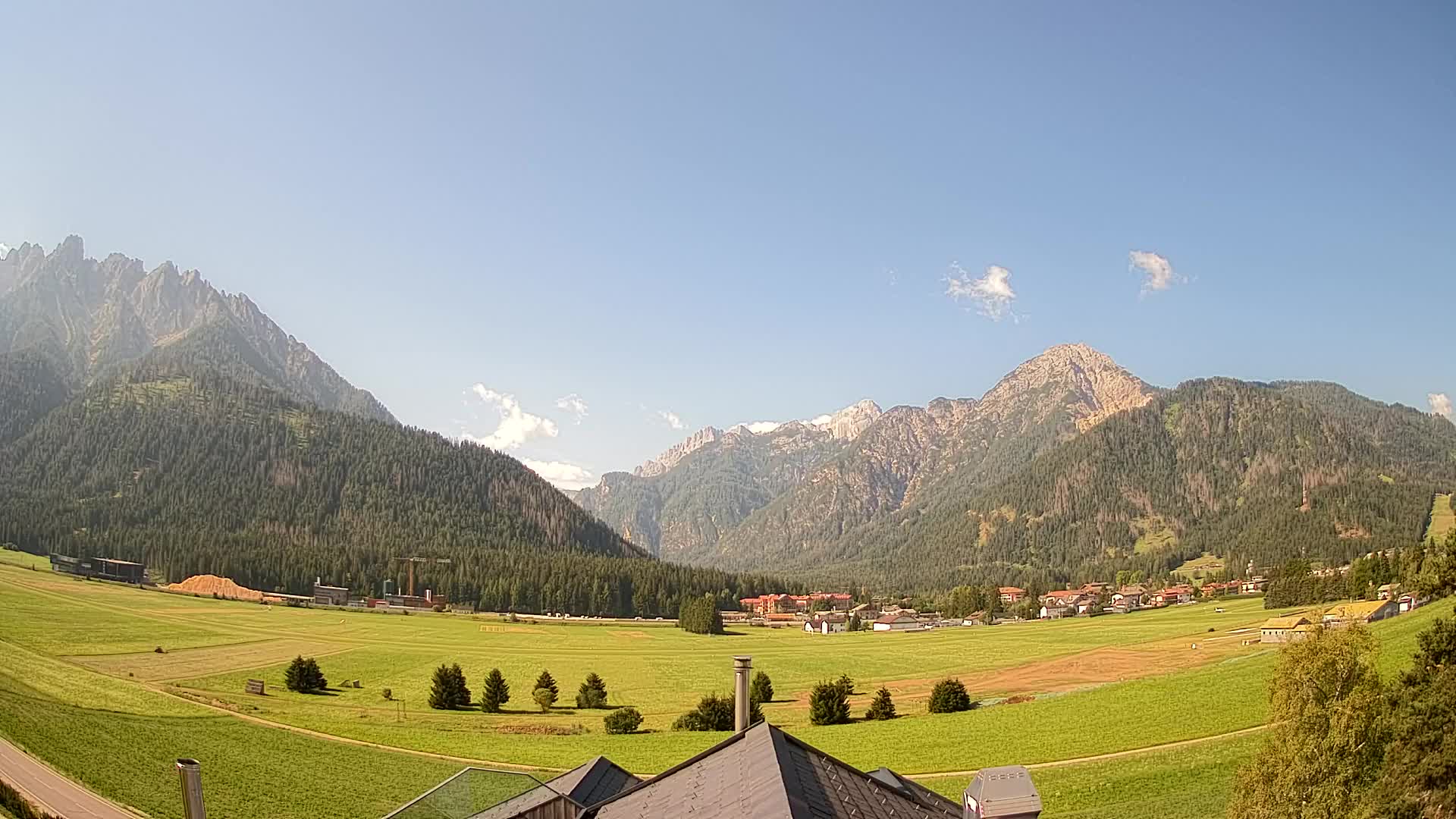 Web kamera Toblach Dolomiti – Pogled s Hotela Rosengarten