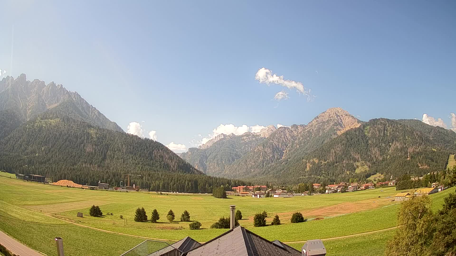 Webcam Toblach Dolomites – View from Hotel Rosengarten
