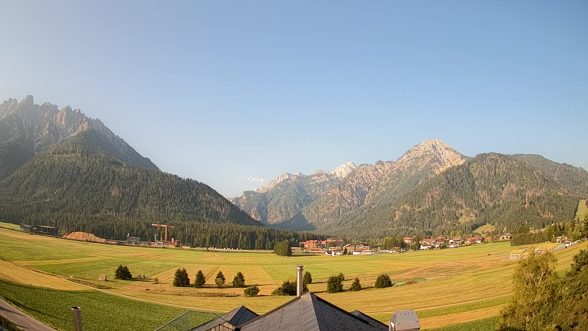 Web kamera Toblach Dolomiti – Pogled s Hotela Rosengarten
