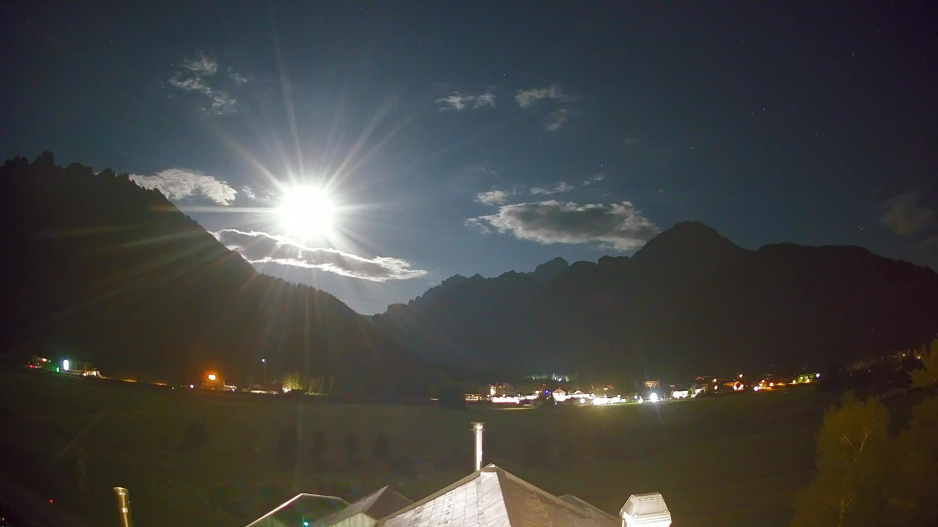 Web kamera Toblach Dolomiti – Pogled s Hotela Rosengarten