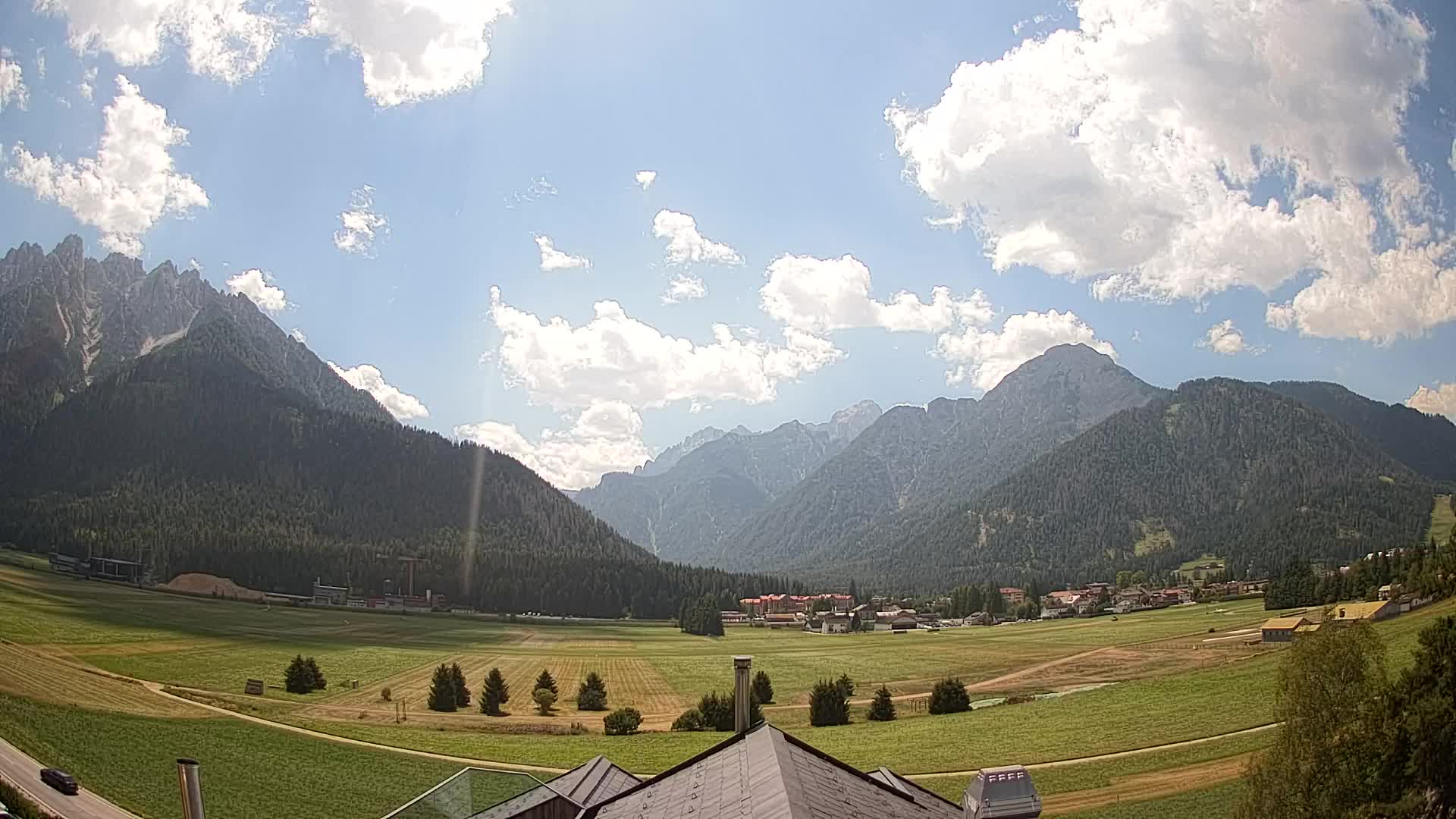 Web kamera Toblach Dolomiti – Pogled s Hotela Rosengarten