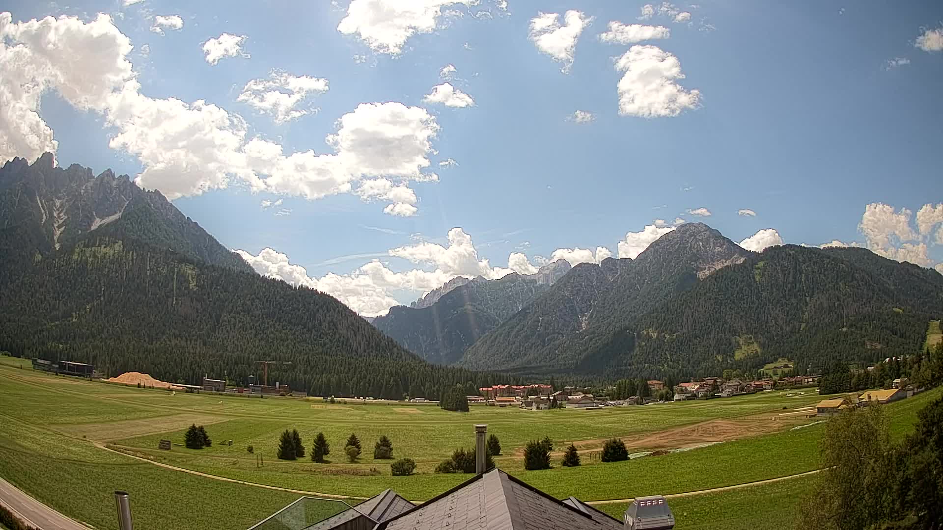Web kamera Toblach Dolomiti – Pogled s Hotela Rosengarten