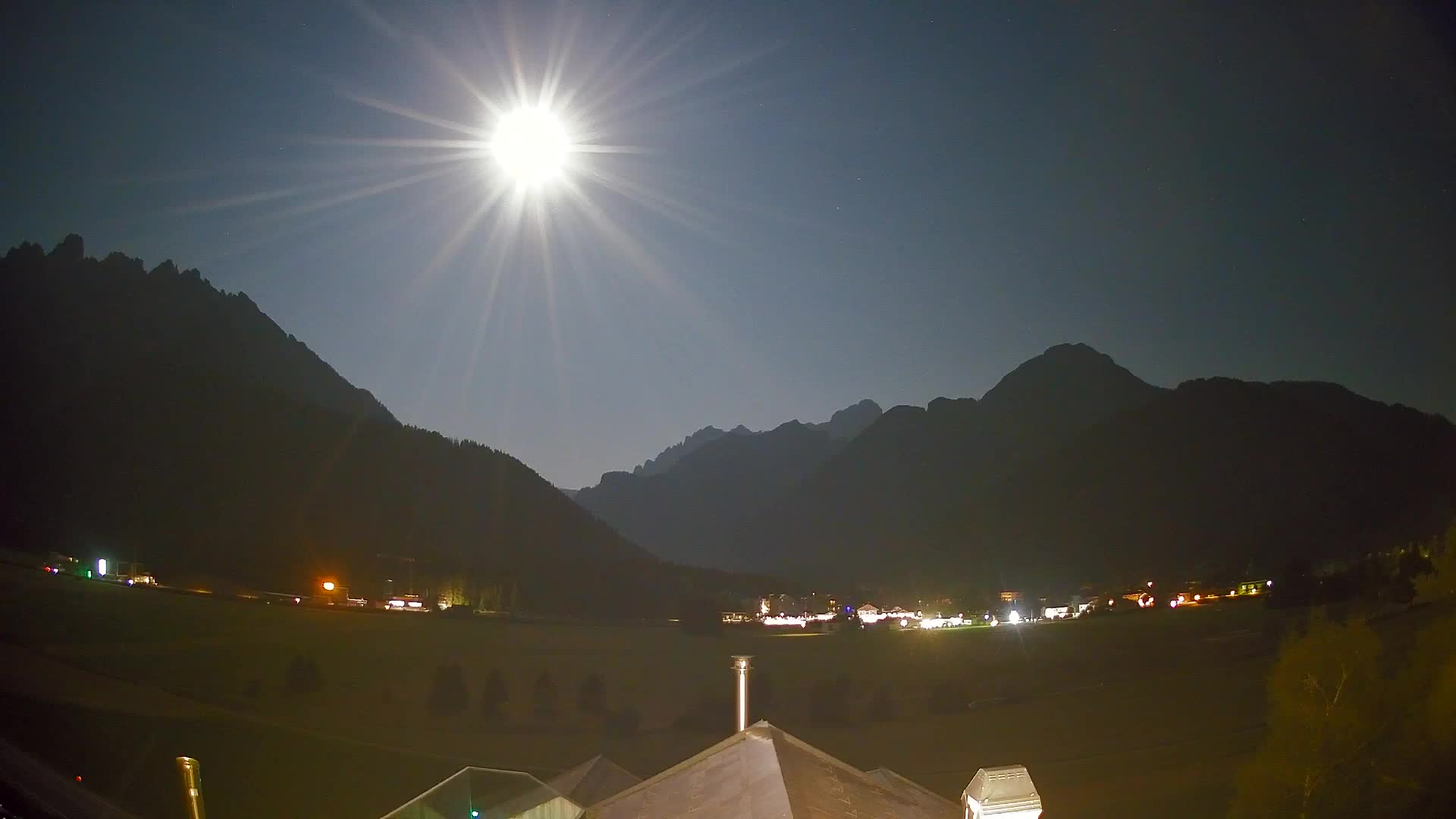 Spletna kamera Toblach Dolomiti – Pogled iz hotela Rosengarten