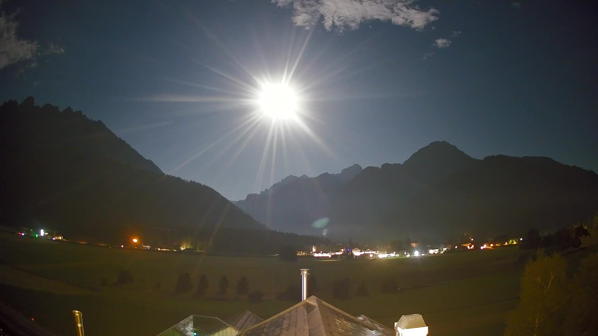 Spletna kamera Toblach Dolomiti – Pogled iz hotela Rosengarten