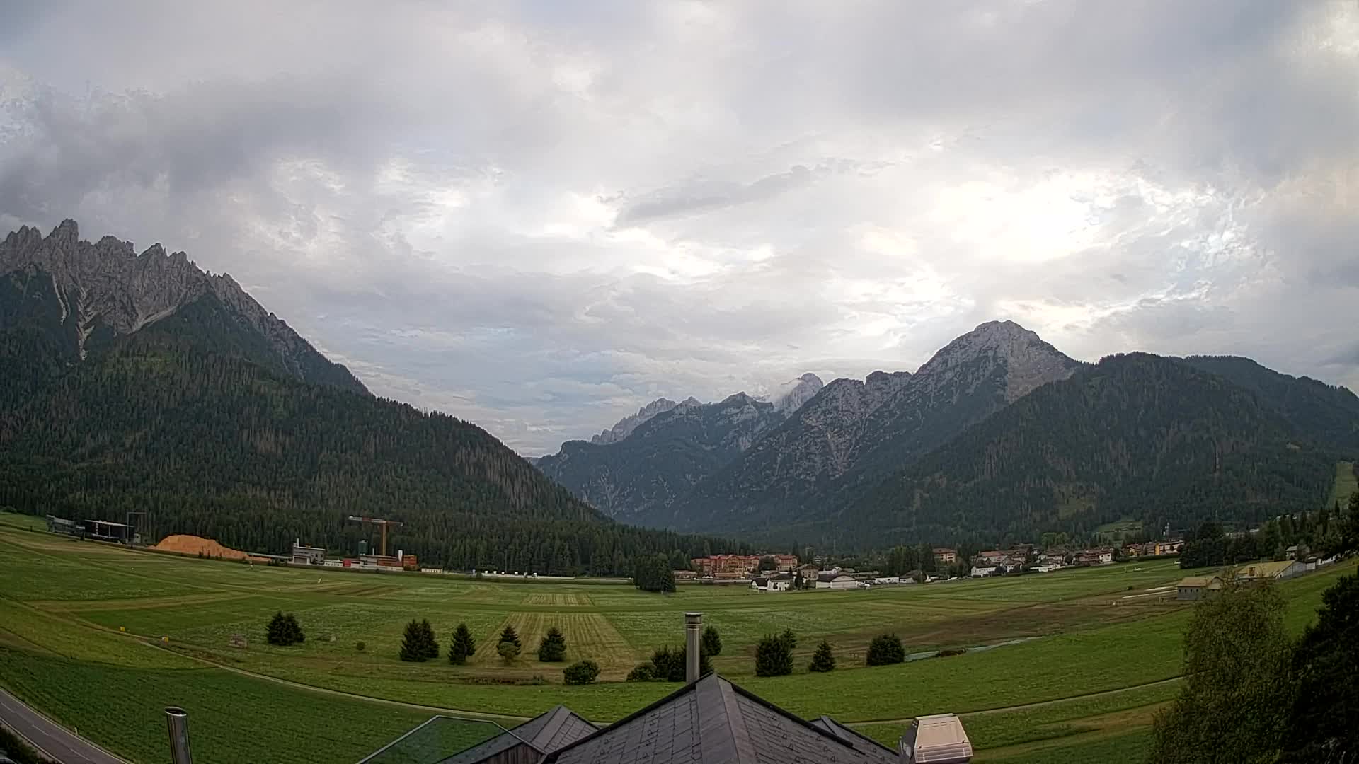 Webcam Toblach Dolomites – View from Hotel Rosengarten