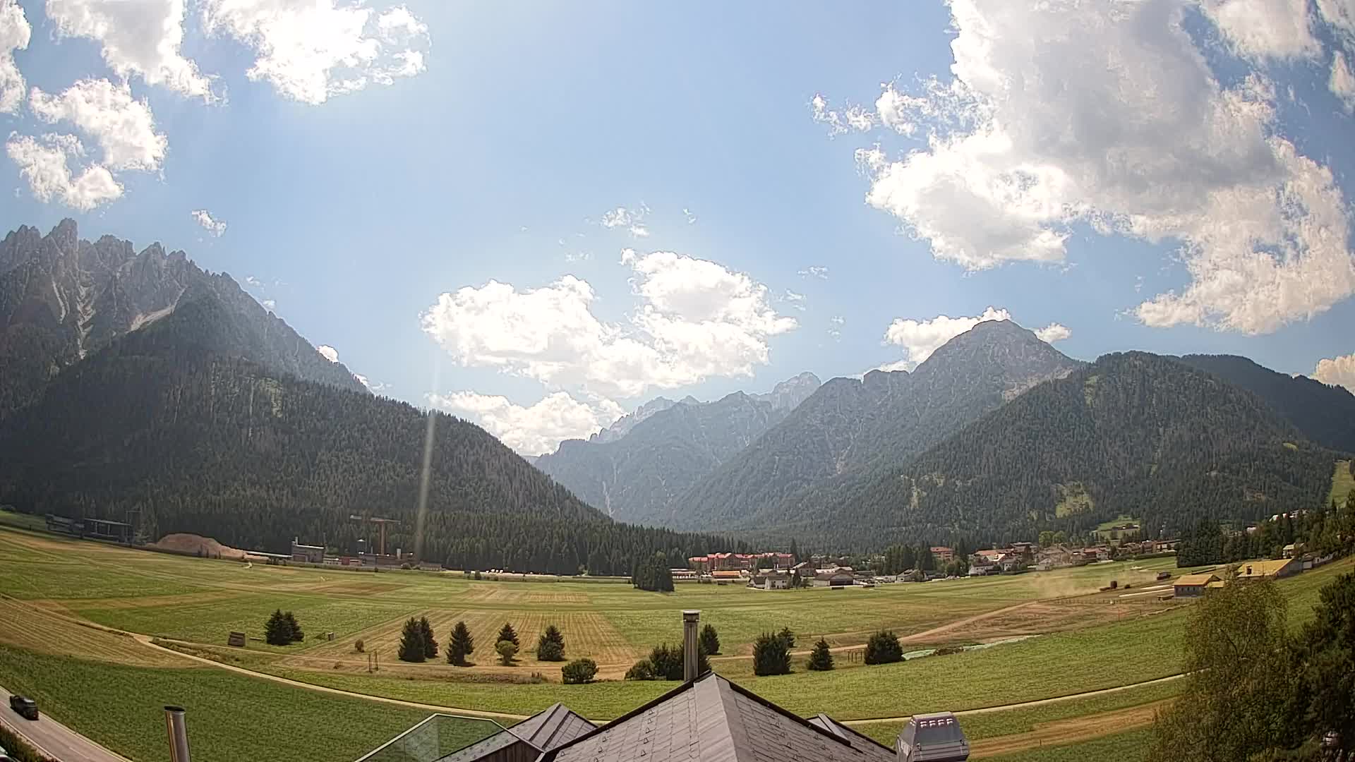 Webcam Toblach Dolomites – View from Hotel Rosengarten