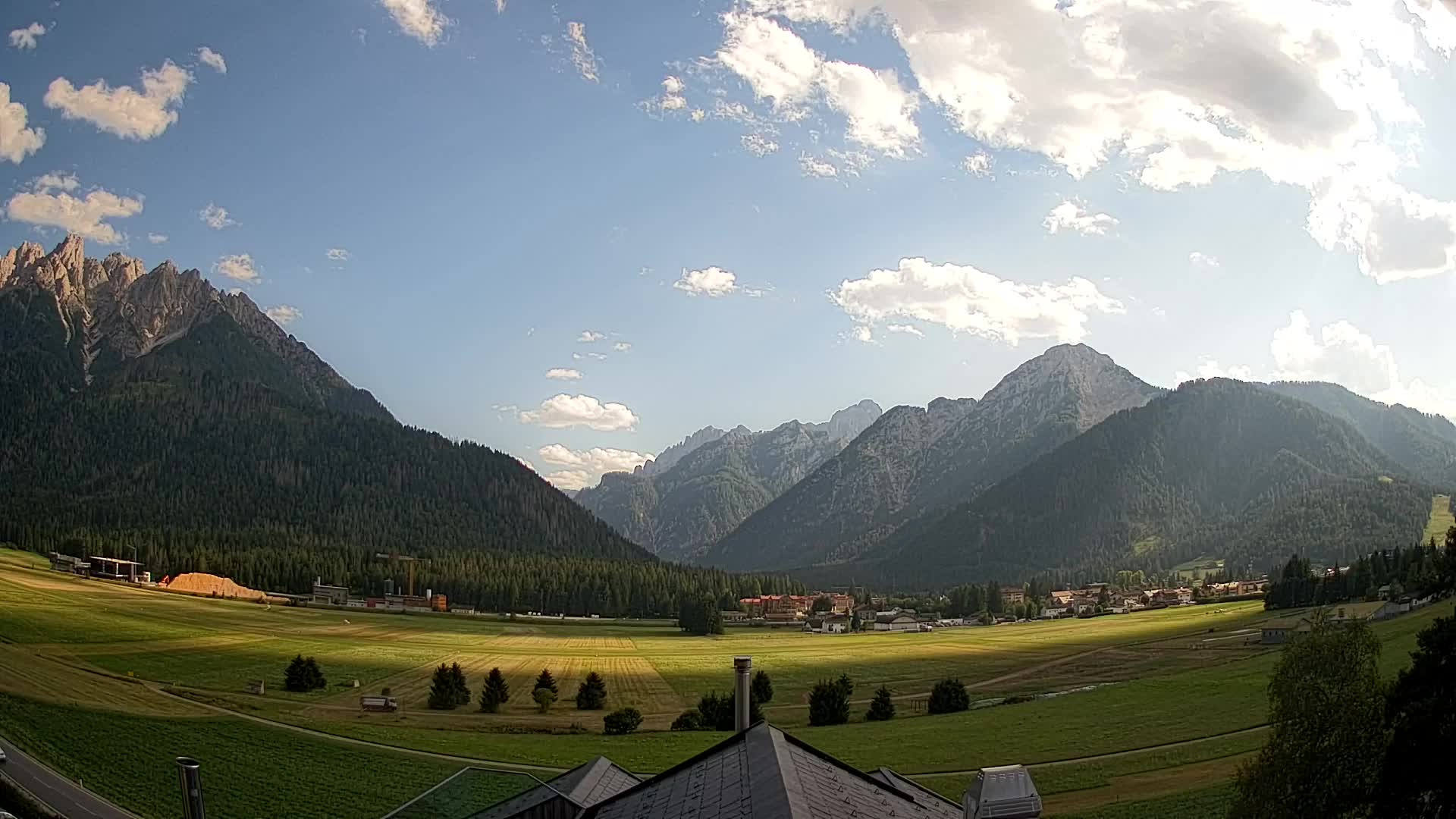 Web kamera Toblach Dolomiti – Pogled s Hotela Rosengarten