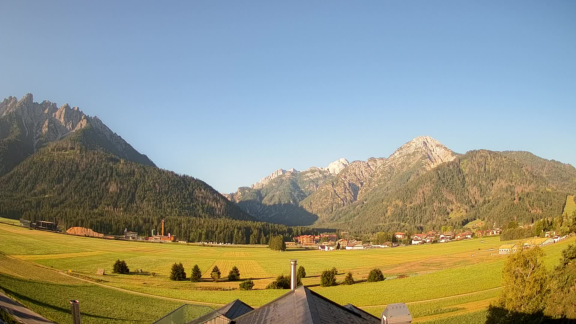 Webcam Toblach Dolomites – View from Hotel Rosengarten