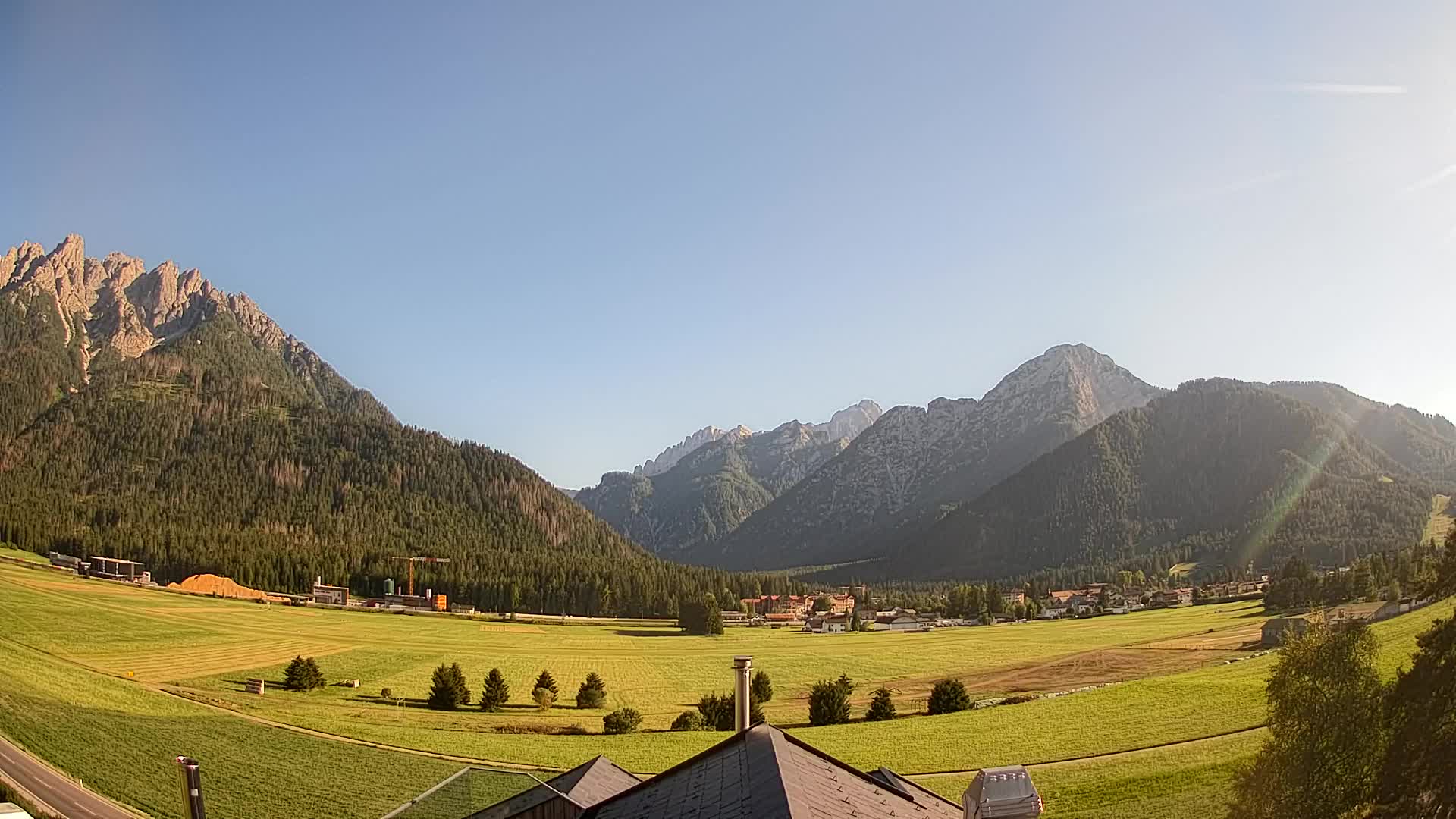 Web kamera Toblach Dolomiti – Pogled s Hotela Rosengarten