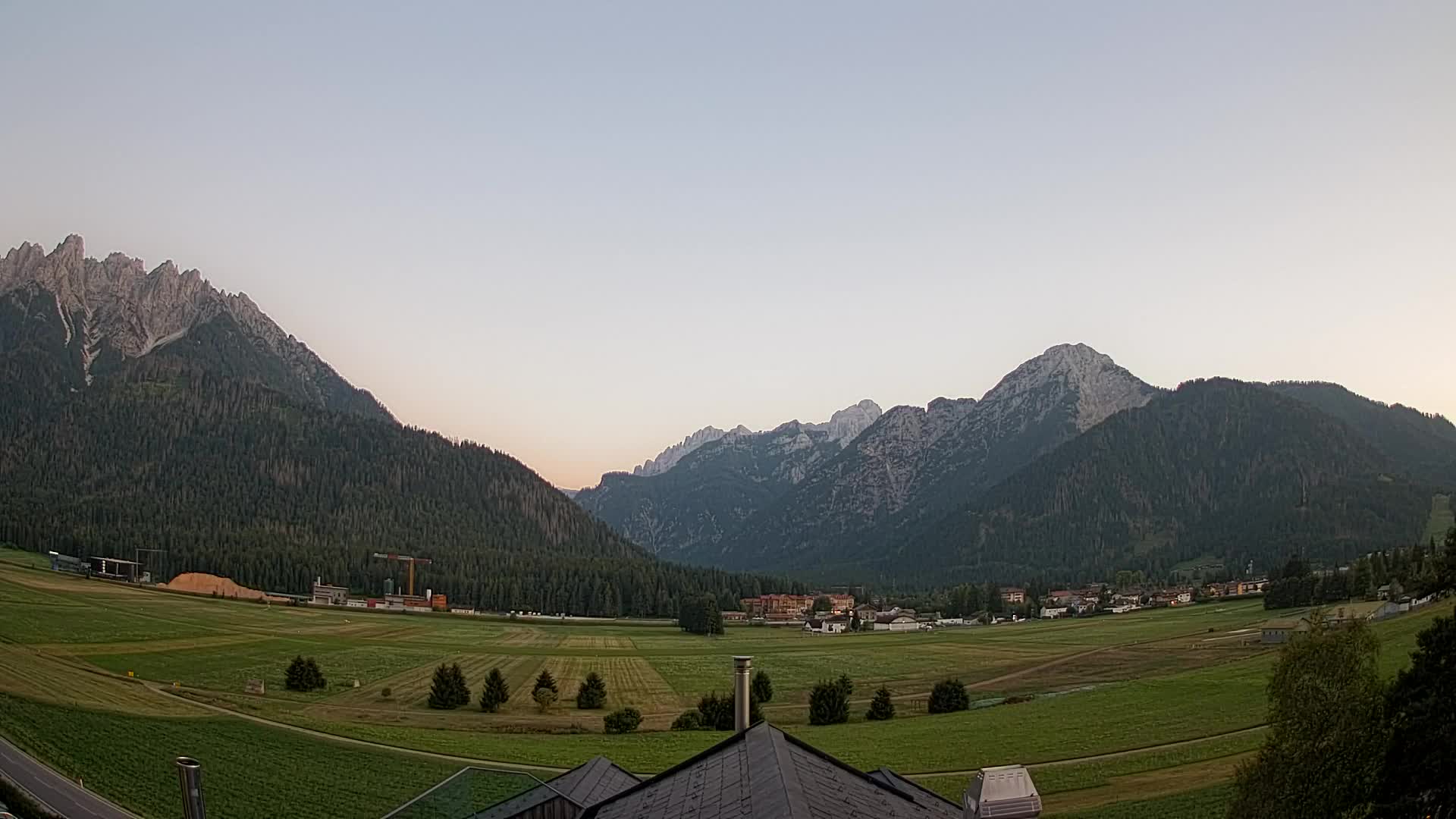 Web kamera Toblach Dolomiti – Pogled s Hotela Rosengarten