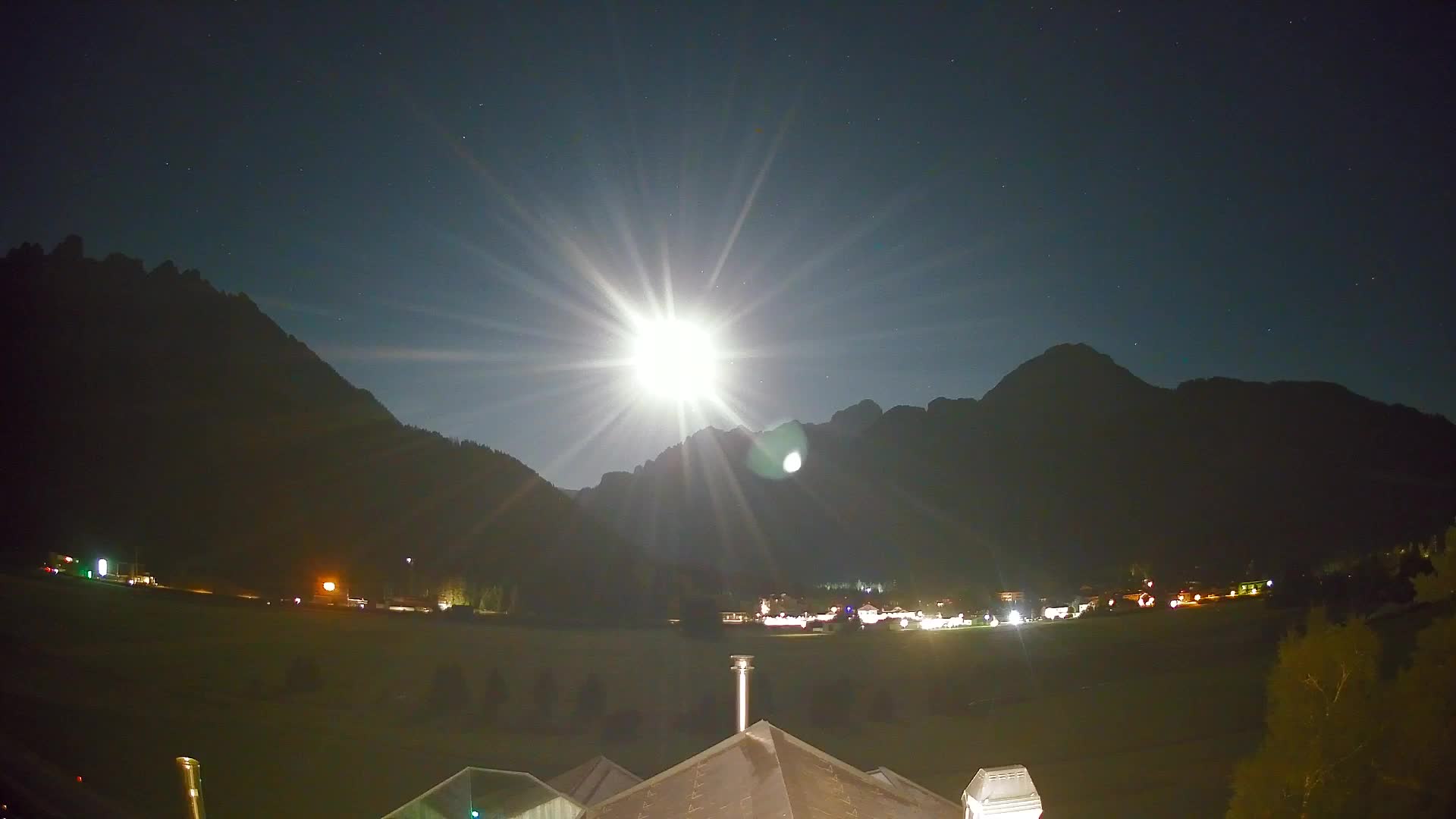 Spletna kamera Toblach Dolomiti – Pogled iz hotela Rosengarten