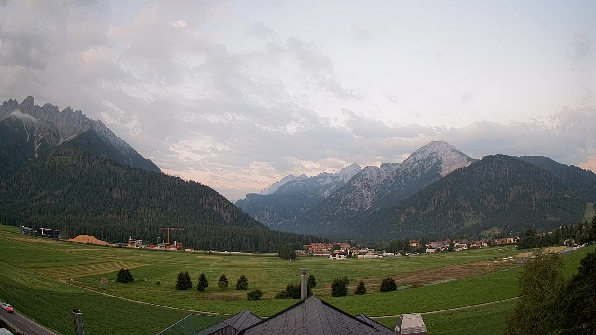 Web kamera Toblach Dolomiti – Pogled s Hotela Rosengarten