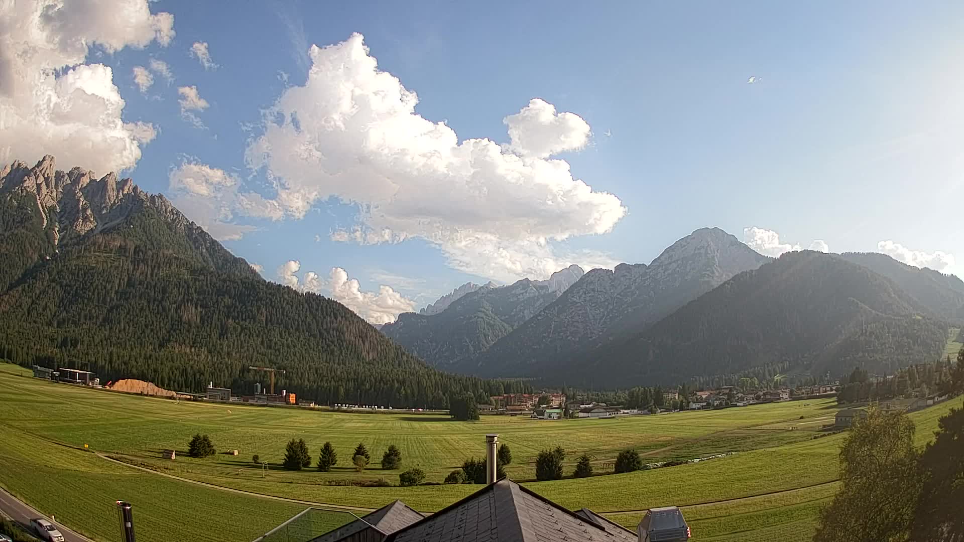 Web kamera Toblach Dolomiti – Pogled s Hotela Rosengarten