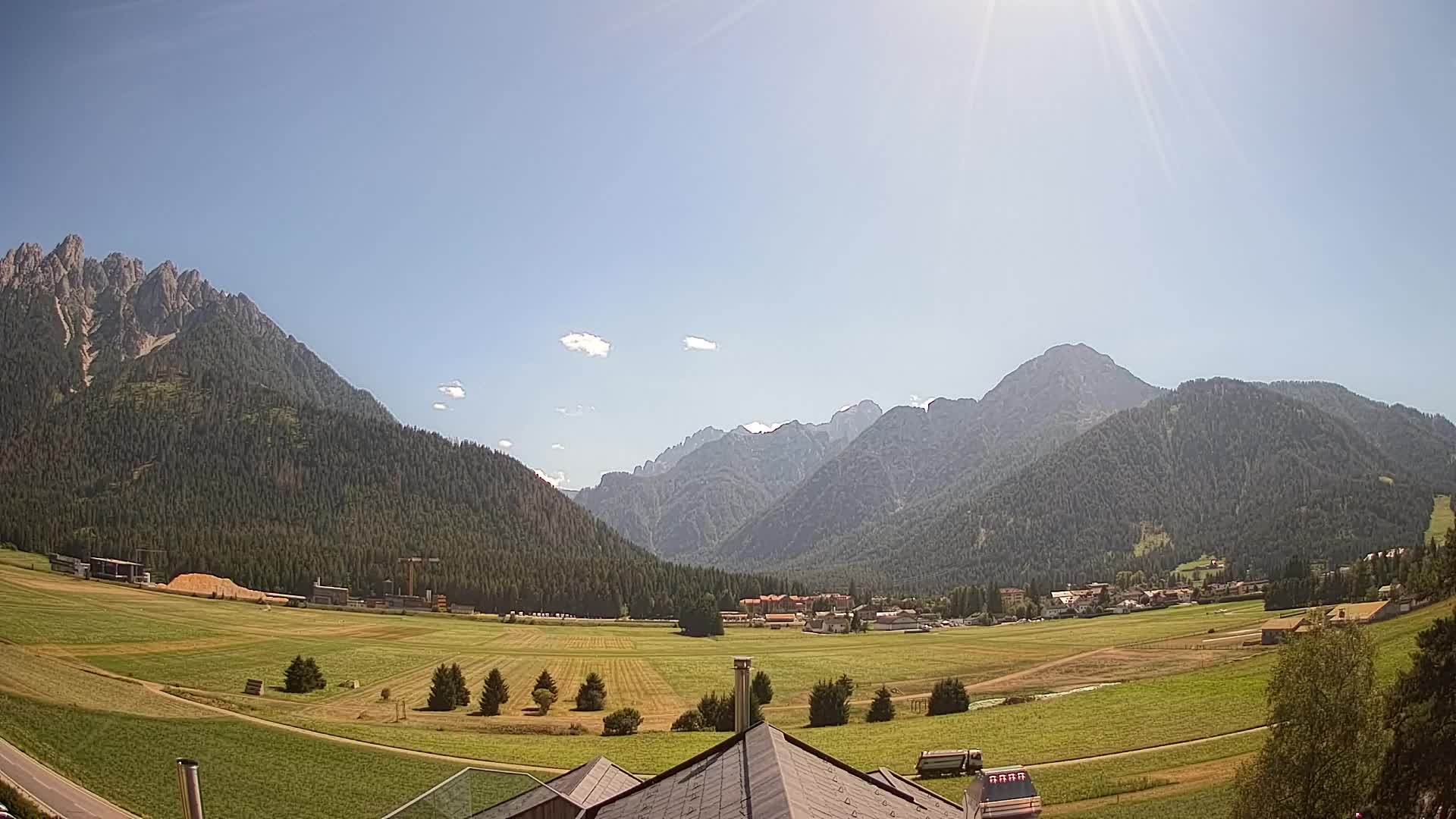Spletna kamera Toblach Dolomiti – Pogled iz hotela Rosengarten
