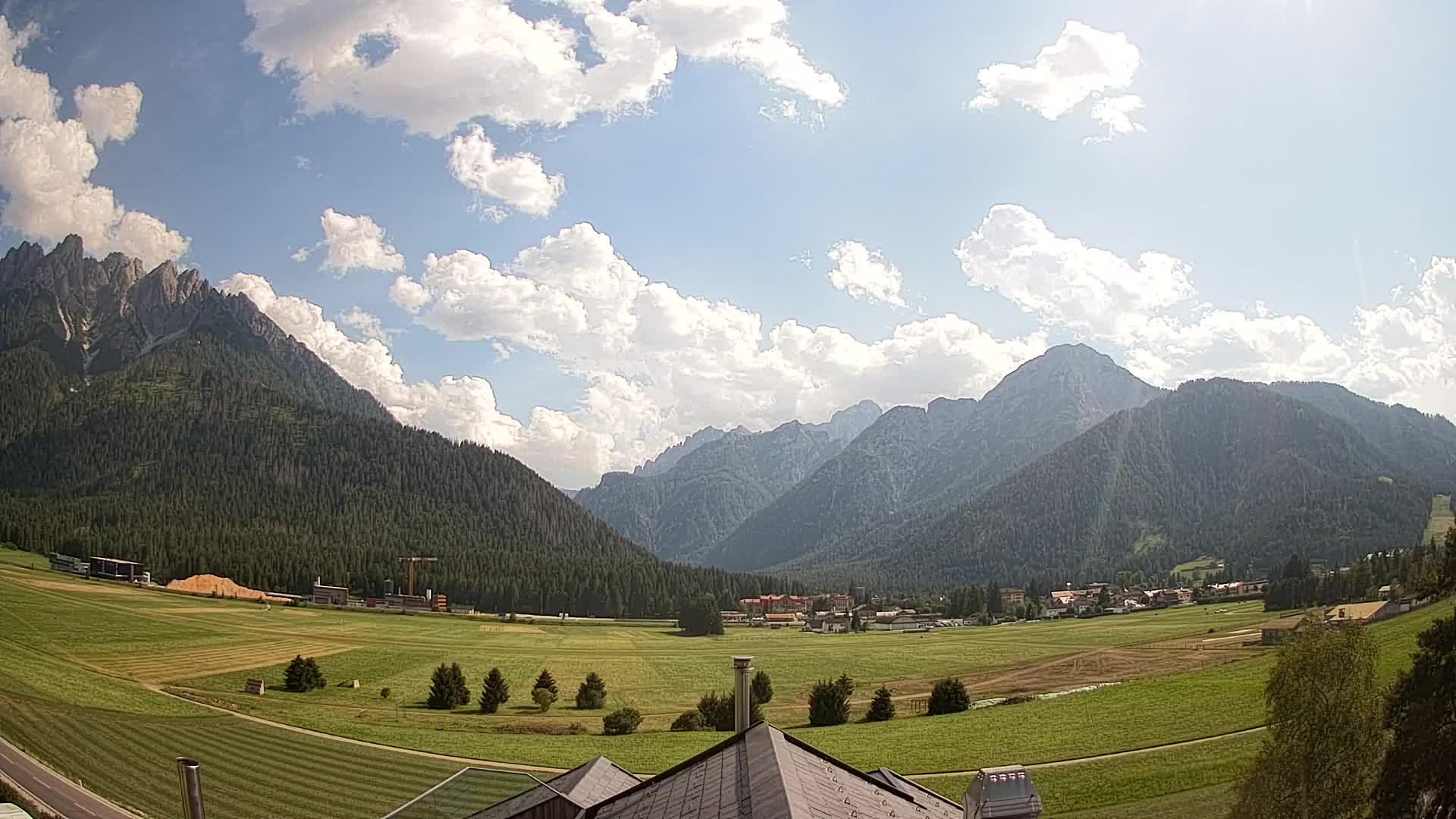 Web kamera Toblach Dolomiti – Pogled s Hotela Rosengarten