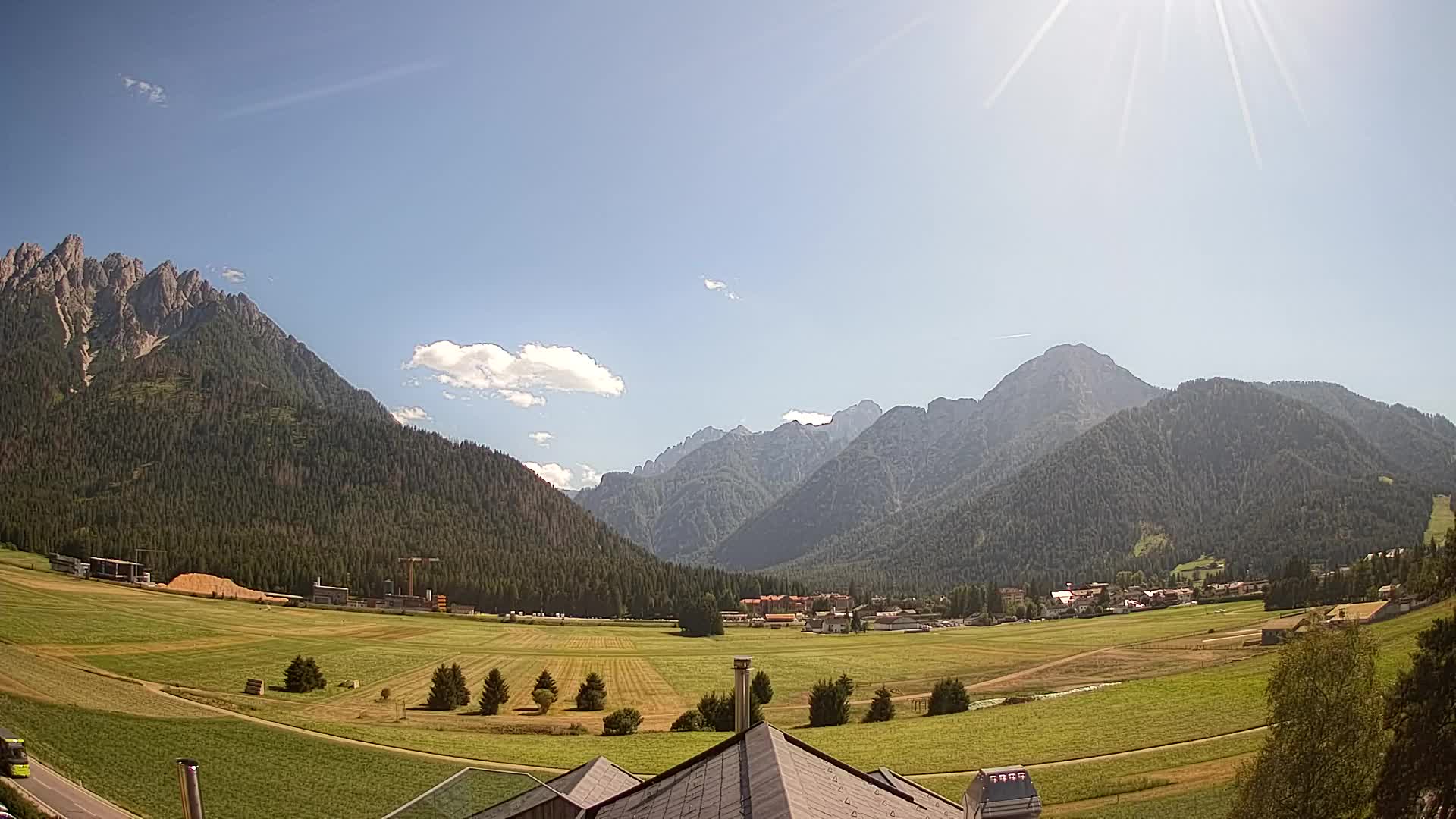Webcam Toblach Dolomites – View from Hotel Rosengarten