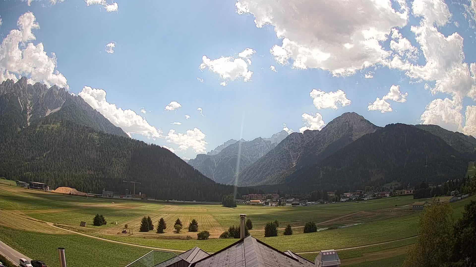 Webcam Toblach Dolomites – View from Hotel Rosengarten