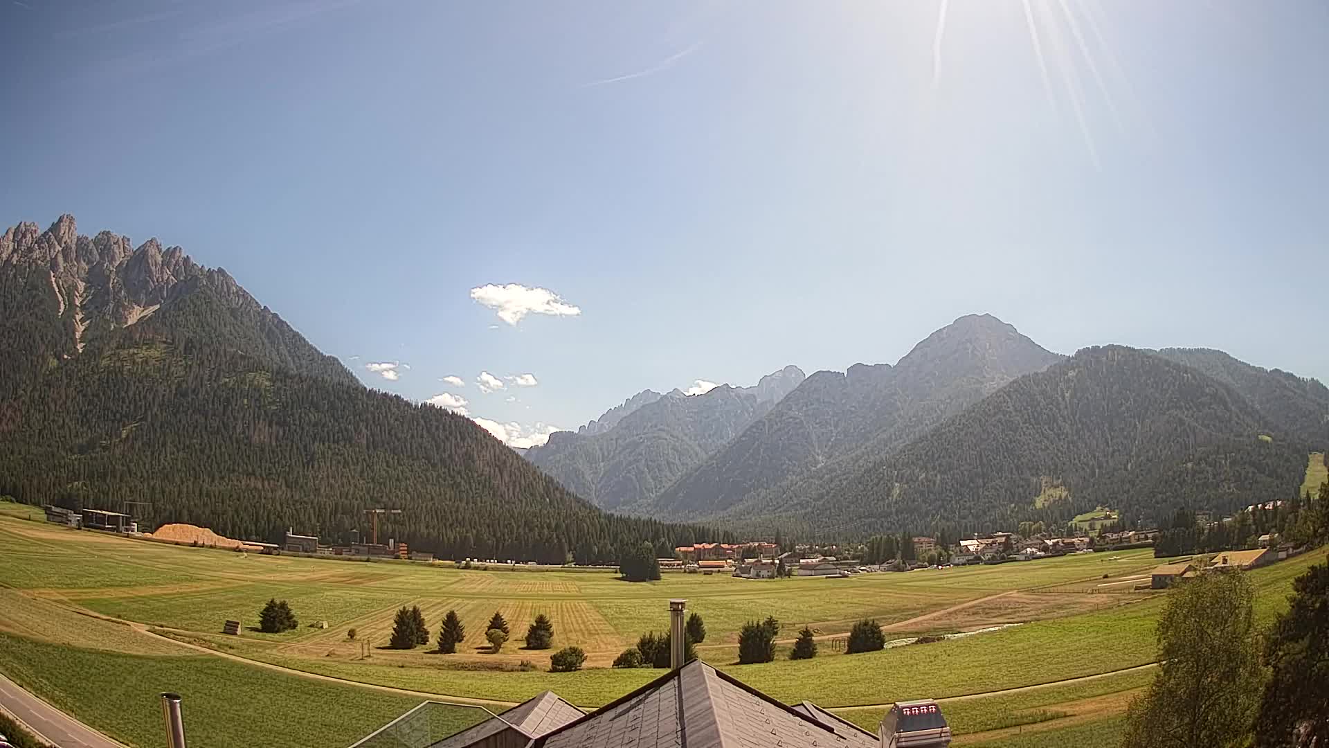 Web kamera Toblach Dolomiti – Pogled s Hotela Rosengarten