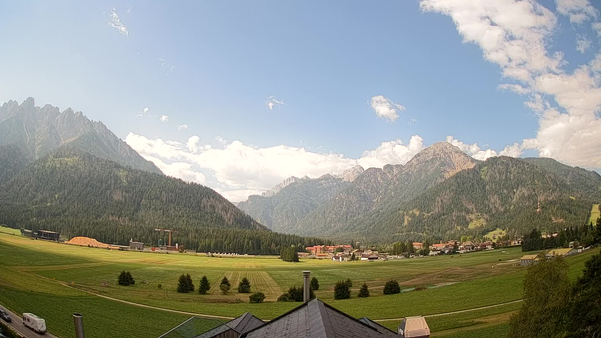 Spletna kamera Toblach Dolomiti – Pogled iz hotela Rosengarten